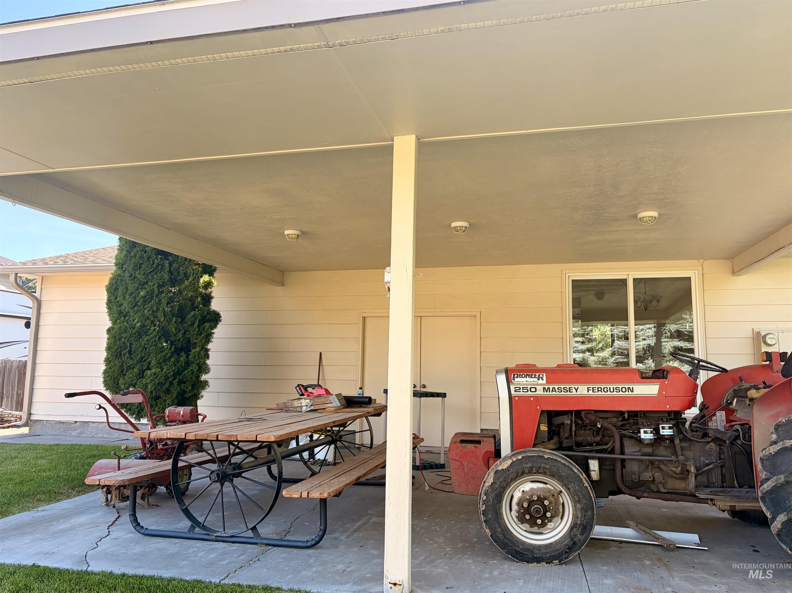 1205 Galena Drive, Twin Falls, Idaho 83301, 5 Bedrooms, 3 Bathrooms, Residential For Sale, Price $399,500,MLS 98992629