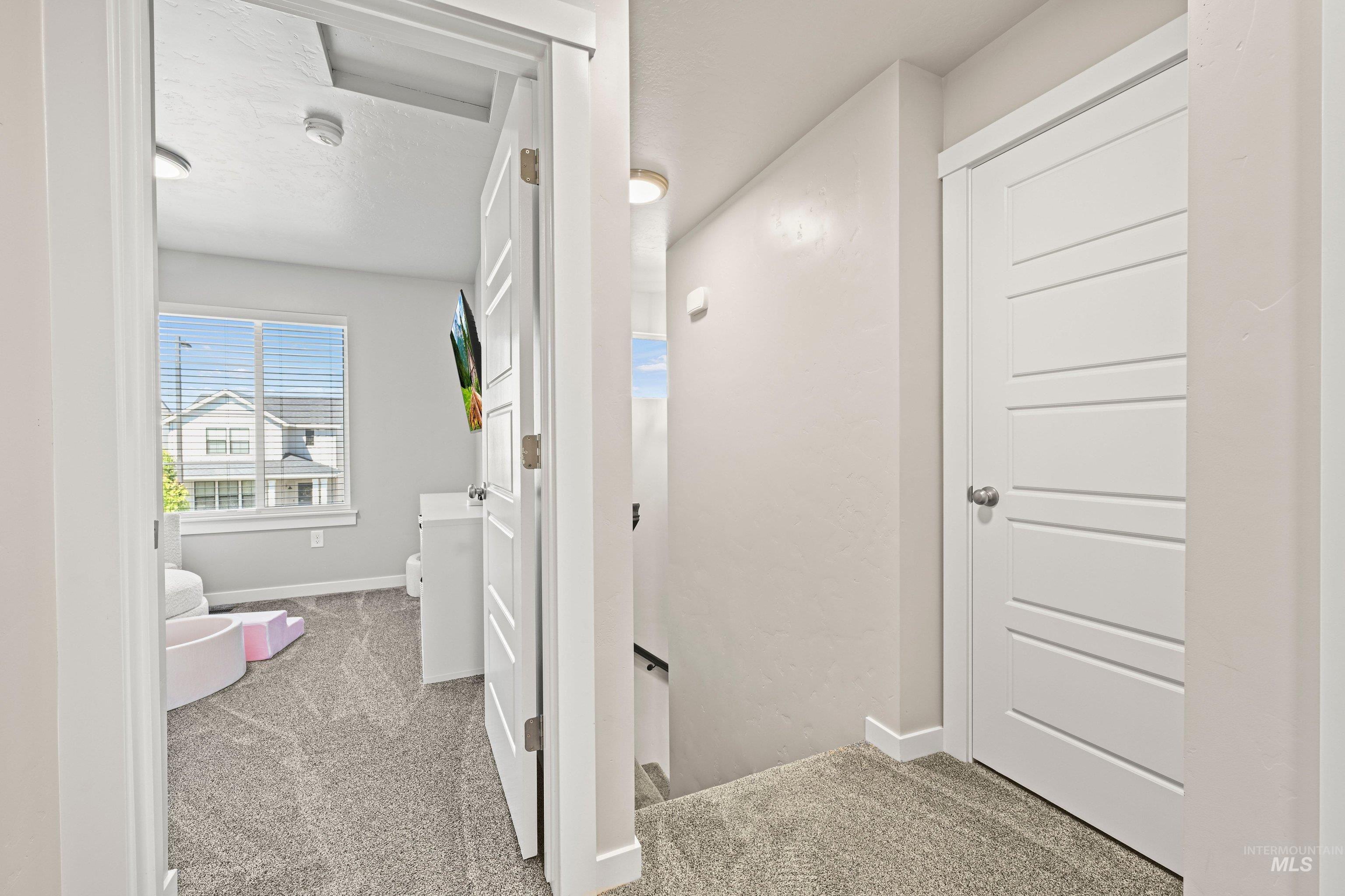 288 S Calf Creek Ave, Meridian, Idaho 83642, 3 Bedrooms, 2.5 Bathrooms, Residential For Sale, Price $425,000,MLS 98992630