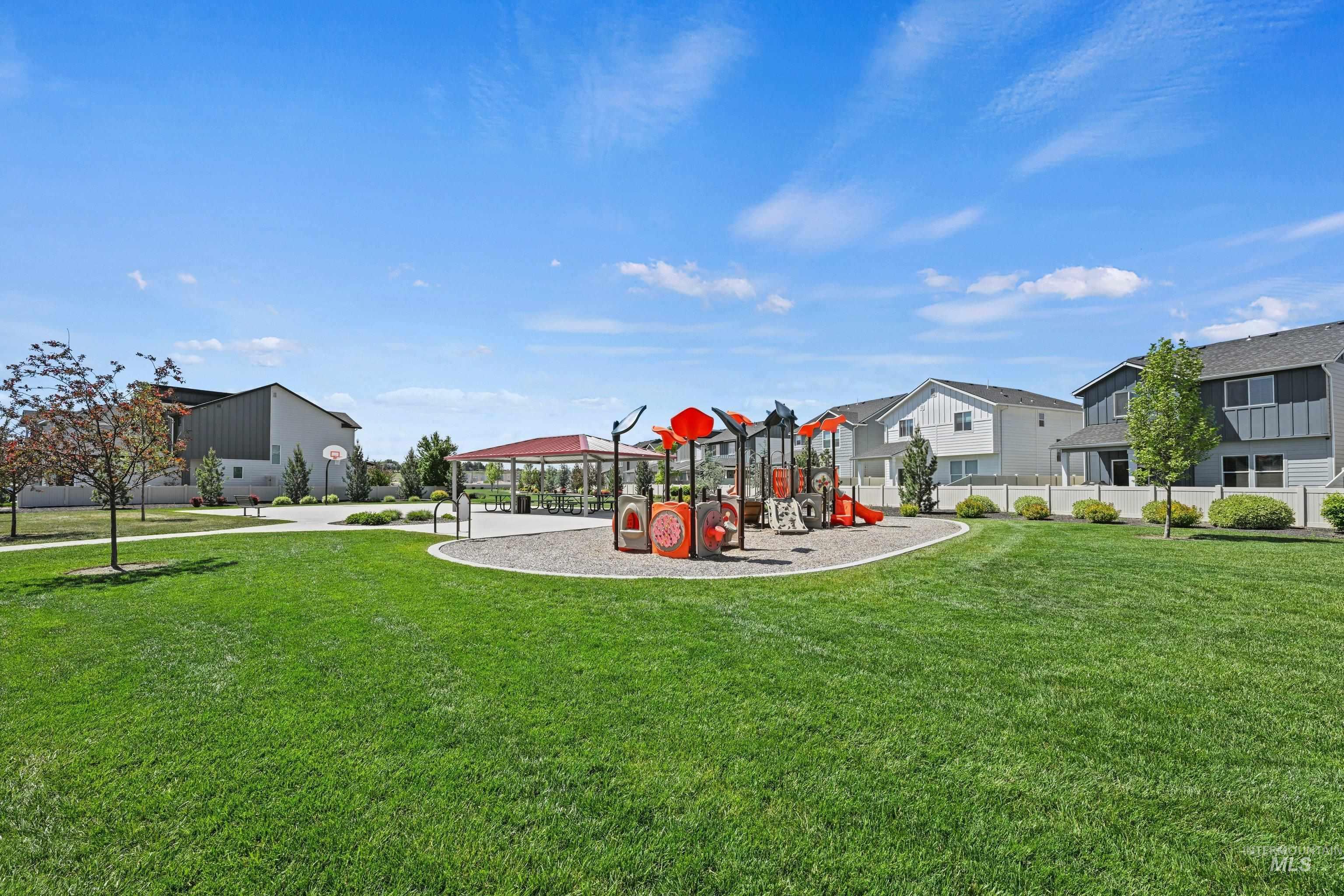 288 S Calf Creek Ave, Meridian, Idaho 83642, 3 Bedrooms, 2.5 Bathrooms, Residential For Sale, Price $425,000,MLS 98992630