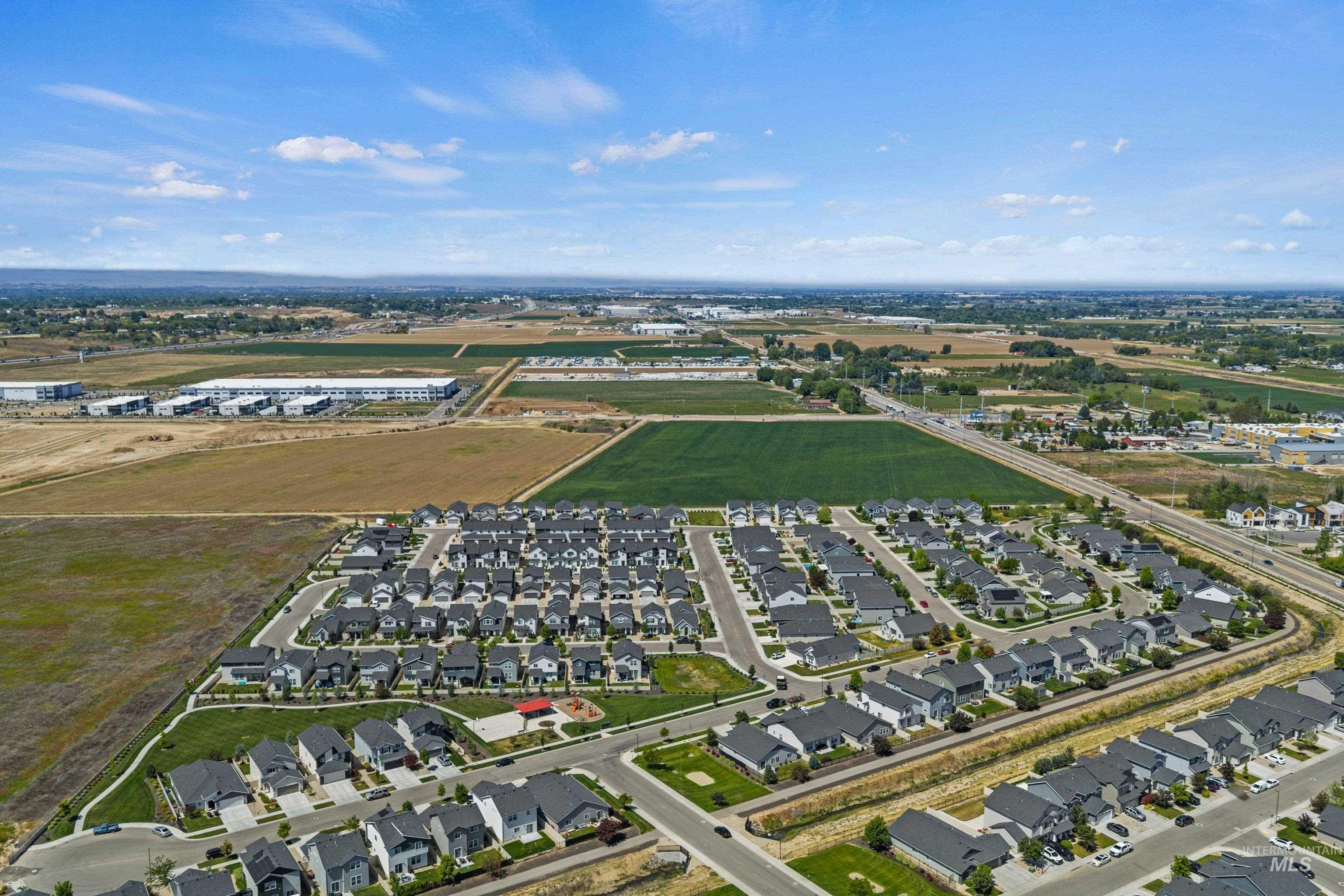 288 S Calf Creek Ave, Meridian, Idaho 83642, 3 Bedrooms, 2.5 Bathrooms, Residential For Sale, Price $425,000,MLS 98992630