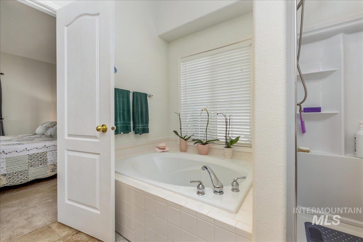 2685 E Green Canyon Drive, Meridian, Idaho 83642, 4 Bedrooms, 2 Bathrooms, Residential For Sale, Price $590,000,MLS 98992632