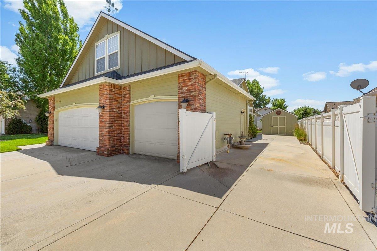 2685 E Green Canyon Drive, Meridian, Idaho 83642, 4 Bedrooms, 2 Bathrooms, Residential For Sale, Price $590,000,MLS 98992632