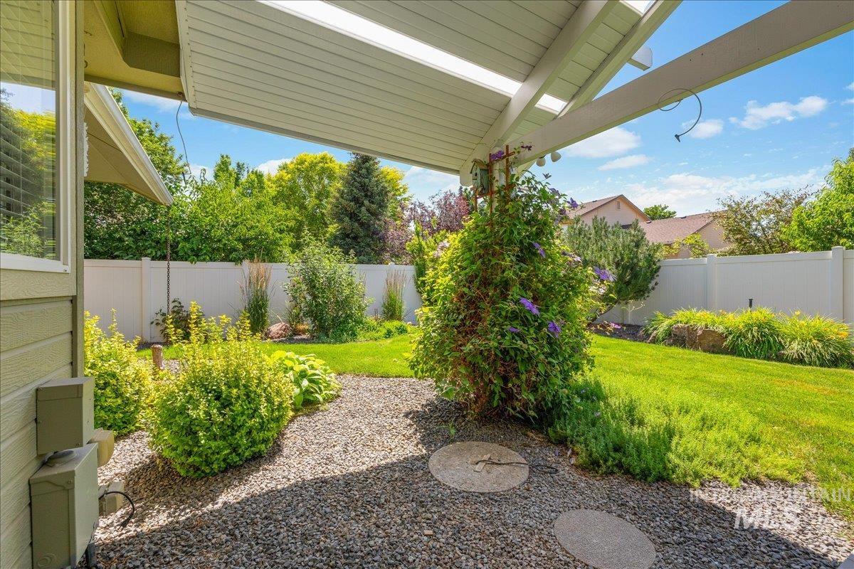 2685 E Green Canyon Drive, Meridian, Idaho 83642, 4 Bedrooms, 2 Bathrooms, Residential For Sale, Price $590,000,MLS 98992632