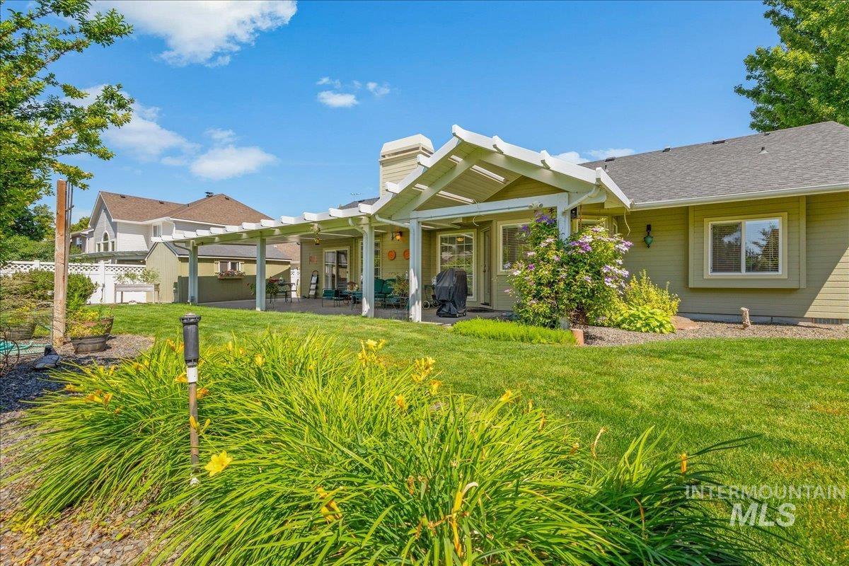 2685 E Green Canyon Drive, Meridian, Idaho 83642, 4 Bedrooms, 2 Bathrooms, Residential For Sale, Price $590,000,MLS 98992632