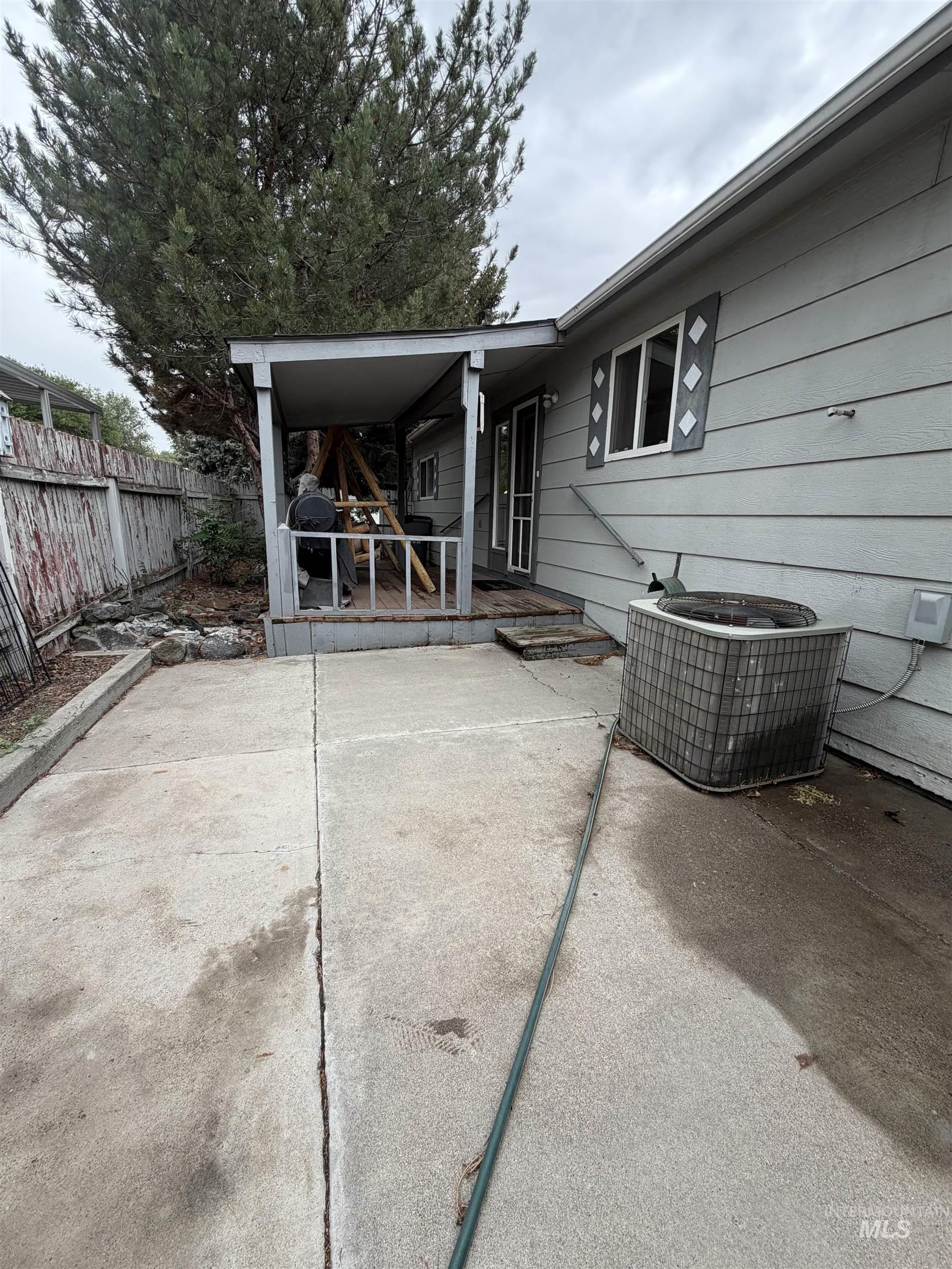311 S Ave. East, Hagerman, Idaho 83332, 2 Bedrooms, 2 Bathrooms, Residential For Sale, Price $275,000, 98992634