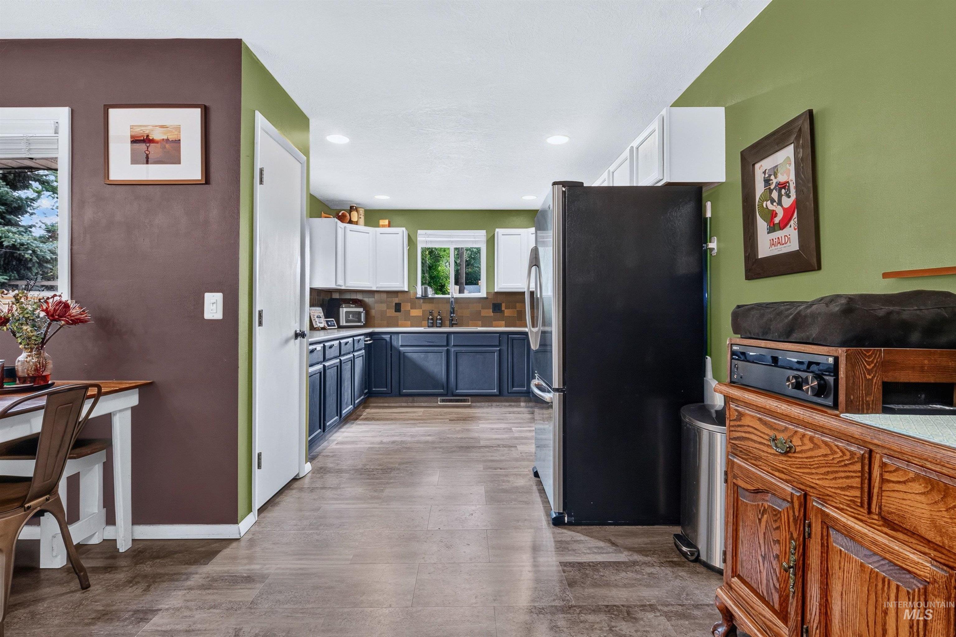 2418 N Weaver Circle, Boise, Idaho 83704-0000, 3 Bedrooms, 2 Bathrooms, Residential For Sale, Price $500,000,MLS 98992635