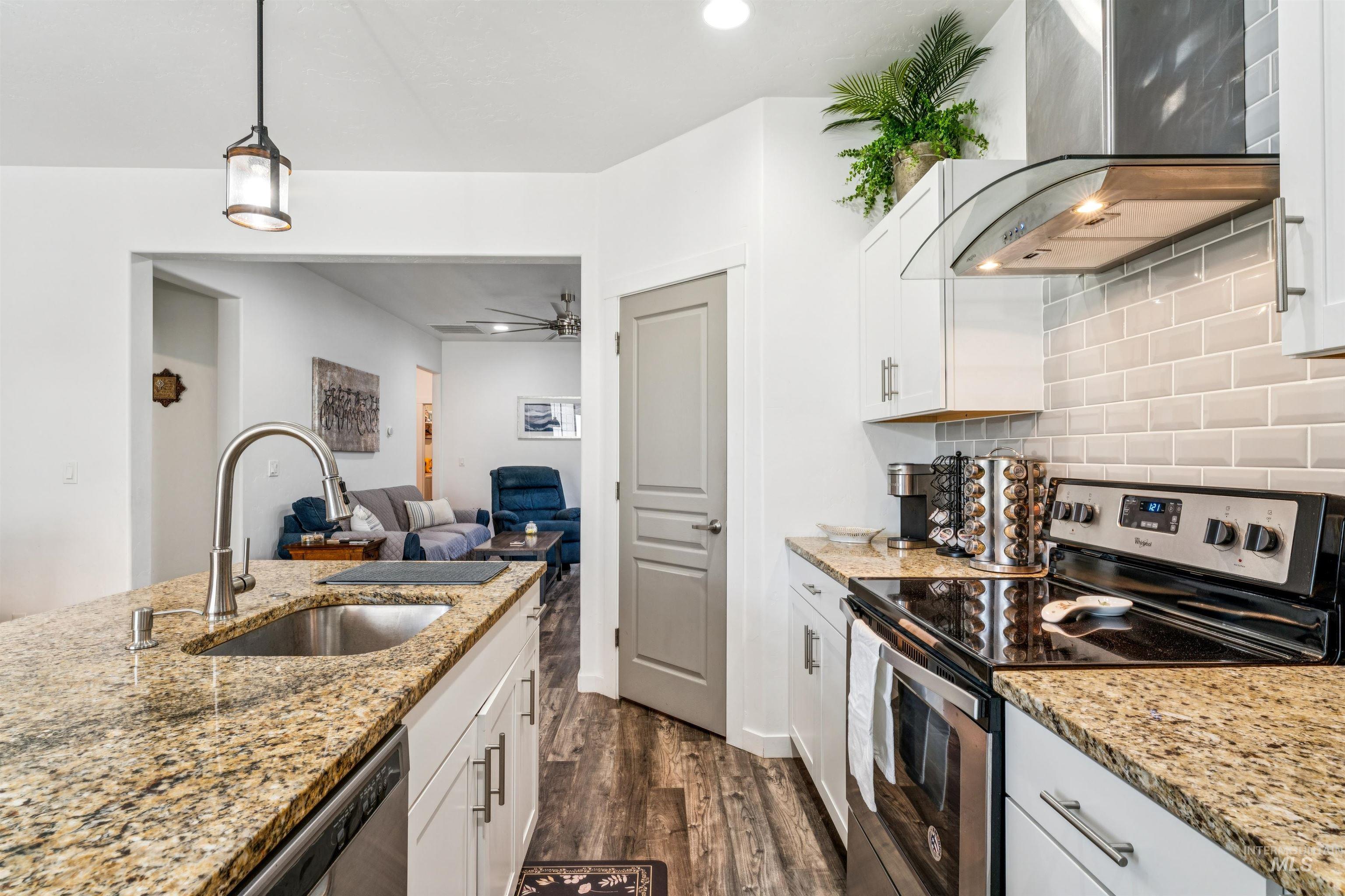 2097 W Claira, Nampa, Idaho 83651, 3 Bedrooms, 2 Bathrooms, Residential For Sale, Price $369,900, 98992636