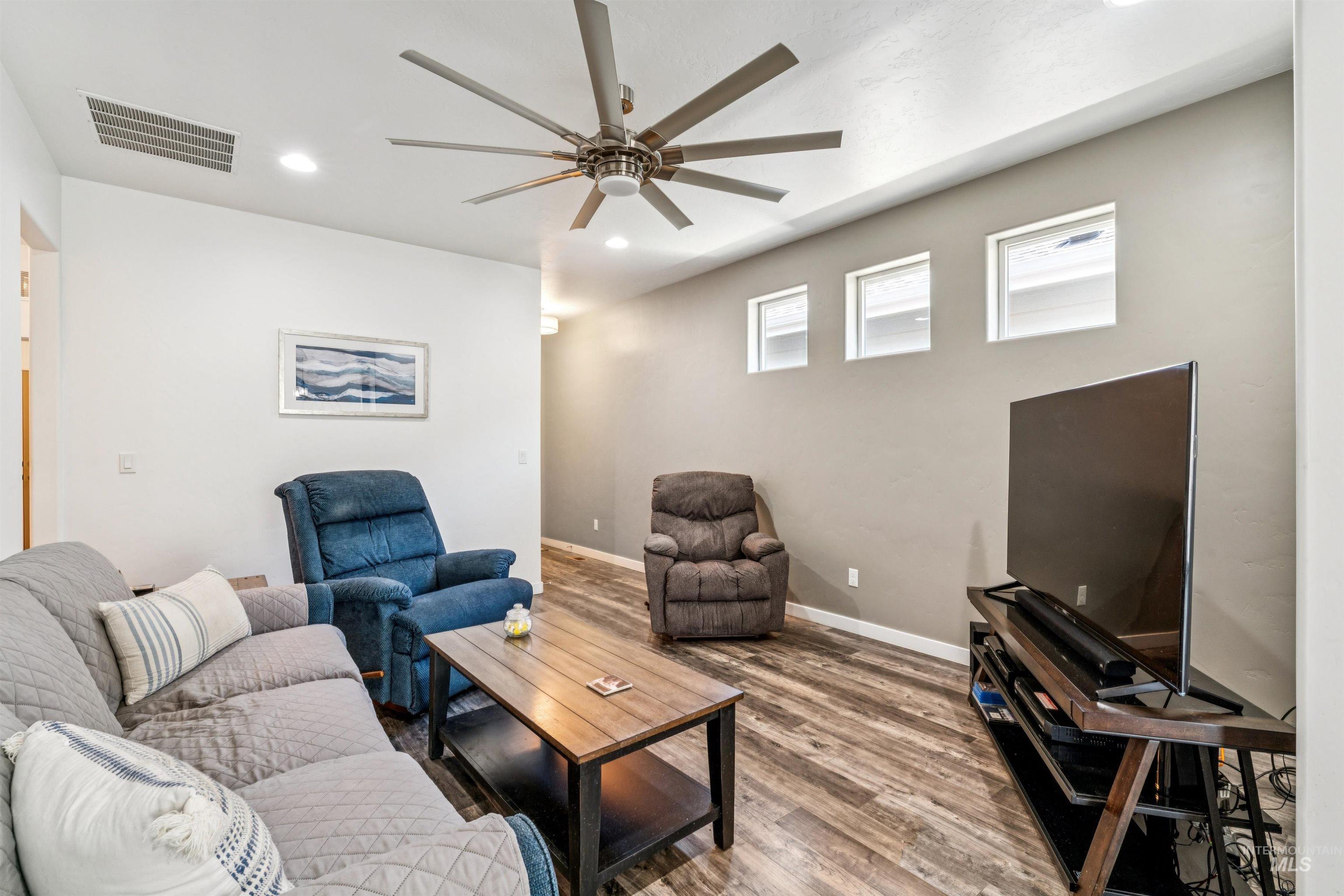 2097 W Claira, Nampa, Idaho 83651, 3 Bedrooms, 2 Bathrooms, Residential For Sale, Price $369,900, 98992636