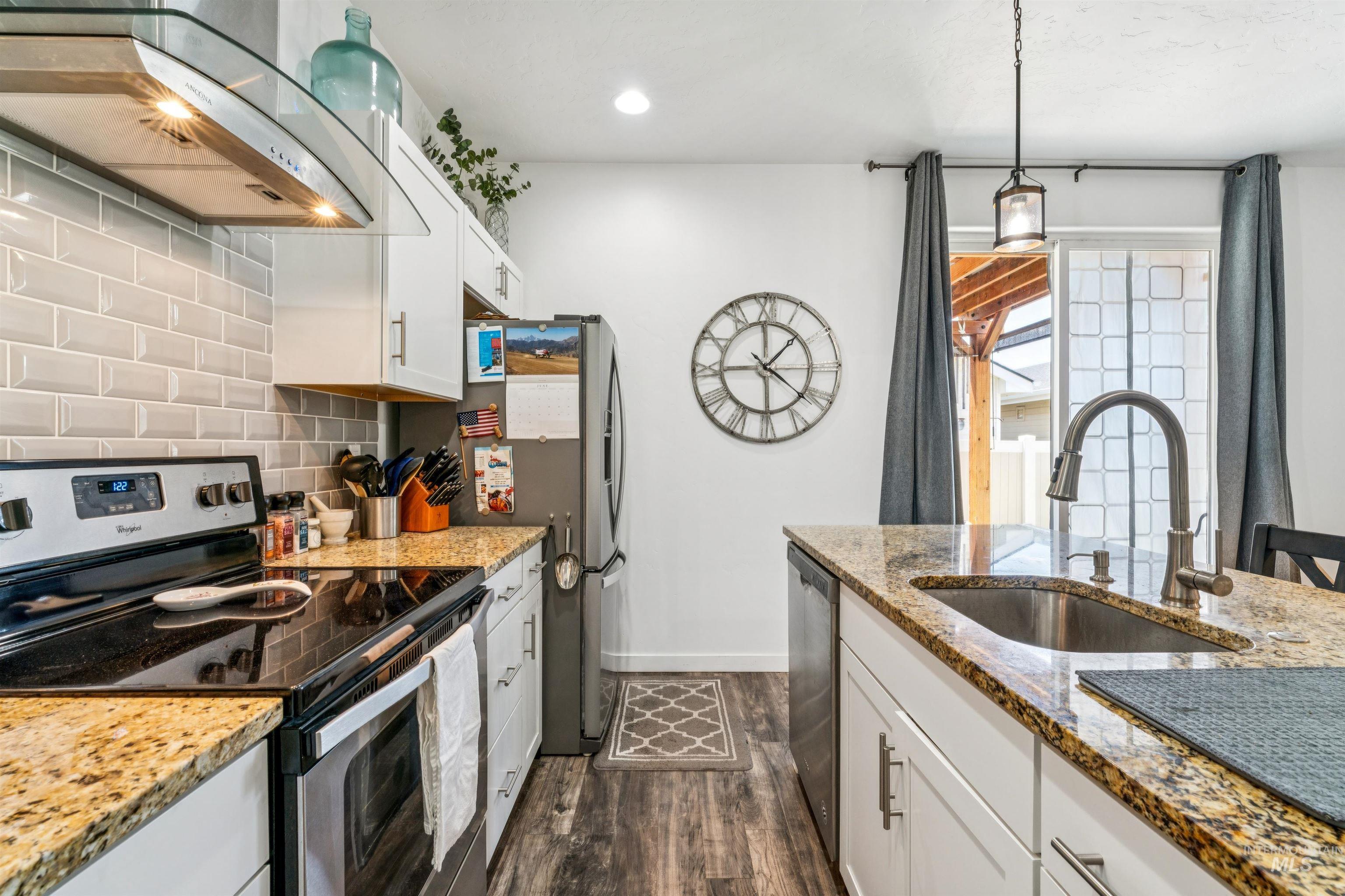 2097 W Claira, Nampa, Idaho 83651, 3 Bedrooms, 2 Bathrooms, Residential For Sale, Price $369,900, 98992636