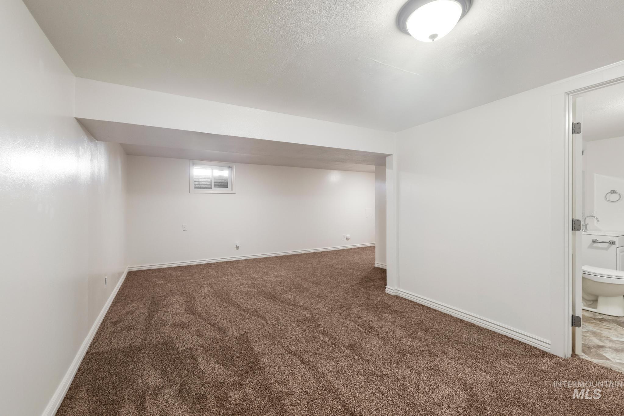 1170 Wendell St, Twin Falls, Idaho 83301, 5 Bedrooms, 2 Bathrooms, Residential For Sale, Price $379,000, 98992638