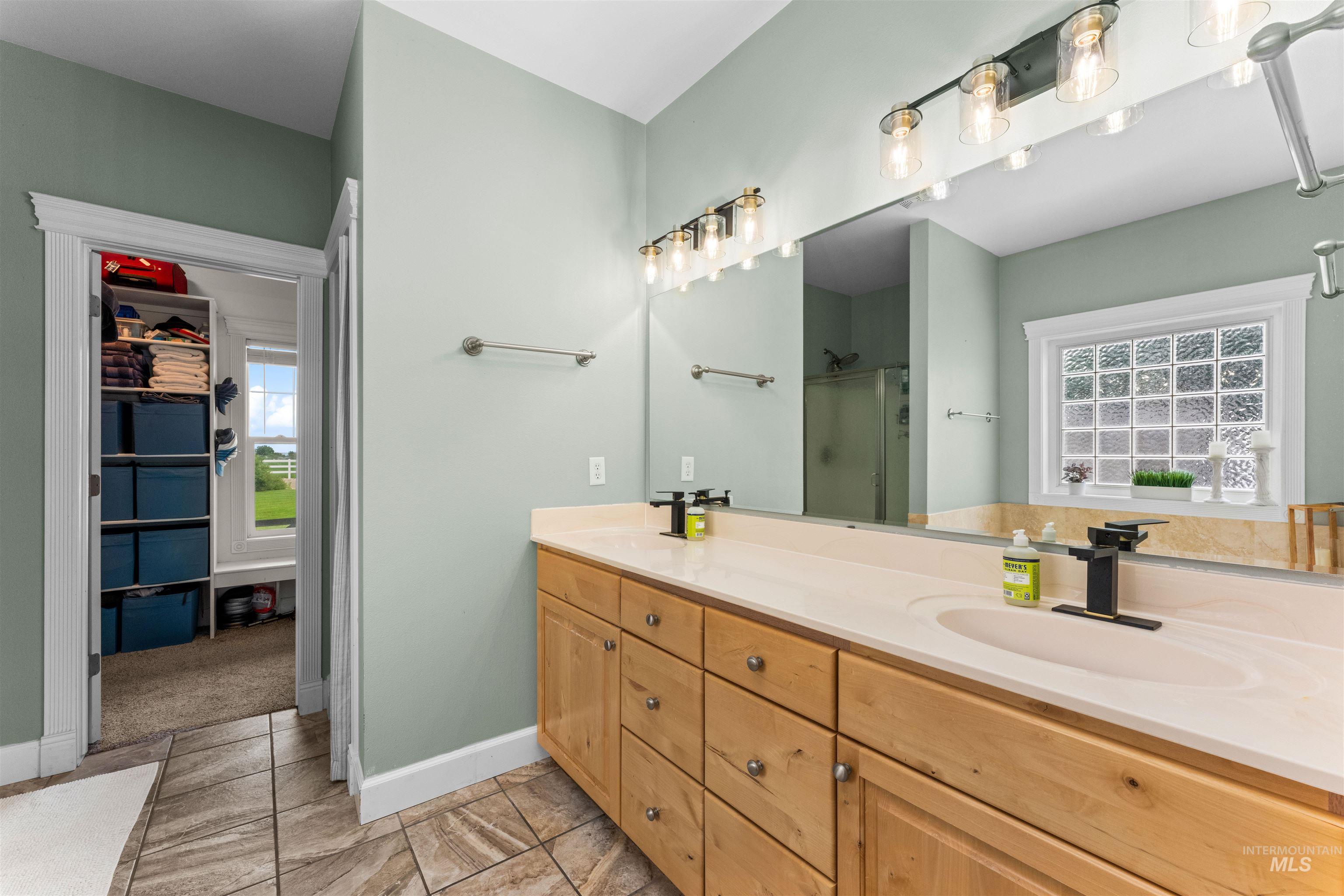 24760 Gray Hawk, Middleton, Idaho 83644, 4 Bedrooms, 2 Bathrooms, Residential For Sale, Price $885,000, 98992639