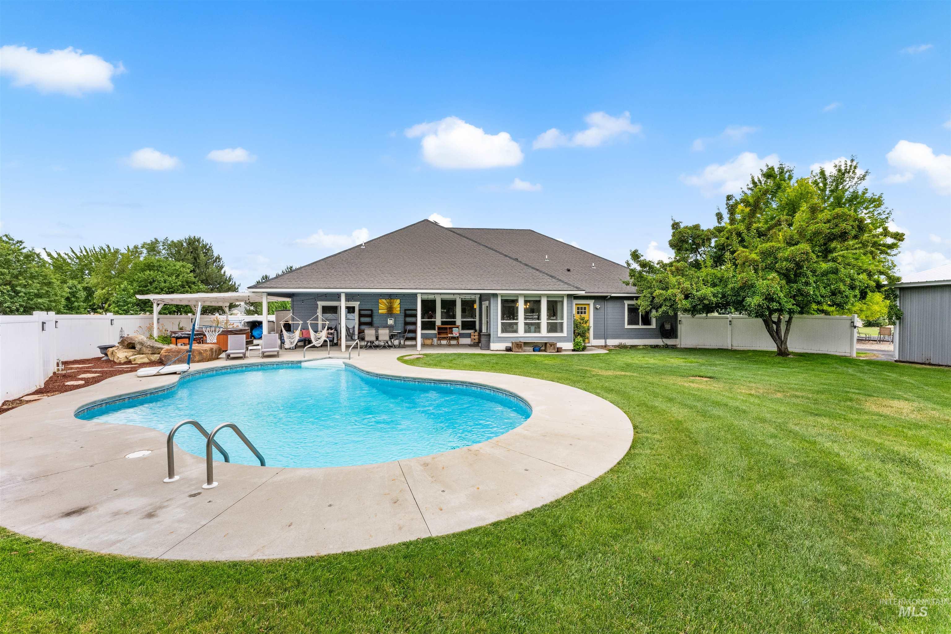 24760 Gray Hawk, Middleton, Idaho 83644, 4 Bedrooms, 2 Bathrooms, Residential For Sale, Price $885,000, 98992639