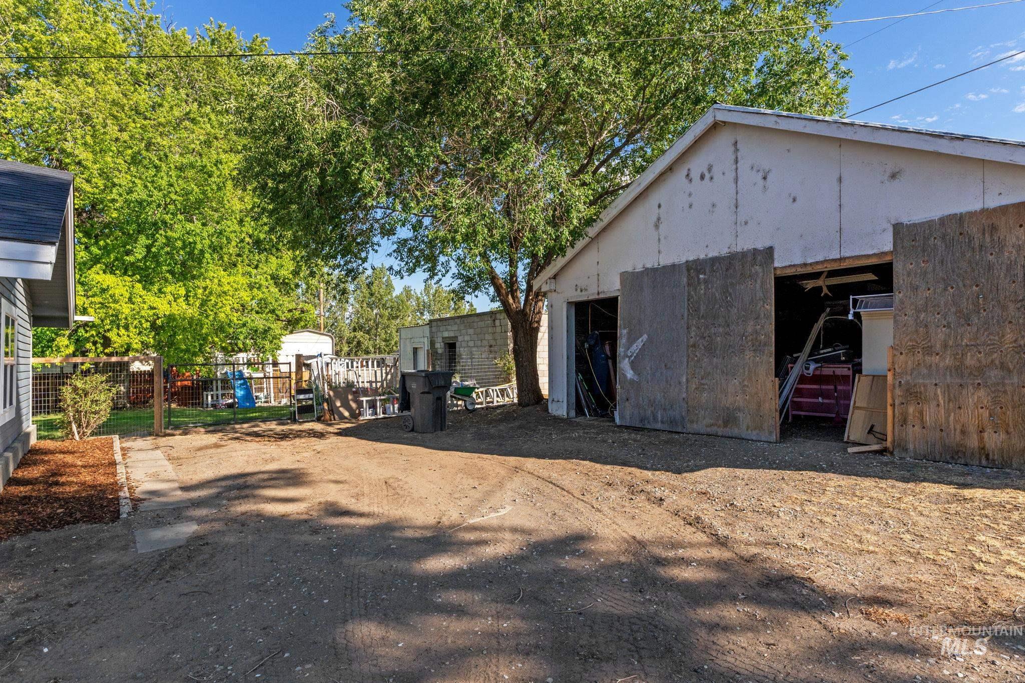 311 W D Street, Shoshone, Idaho 83352, 3 Bedrooms, 2 Bathrooms, Residential For Sale, Price $315,000, 98992649