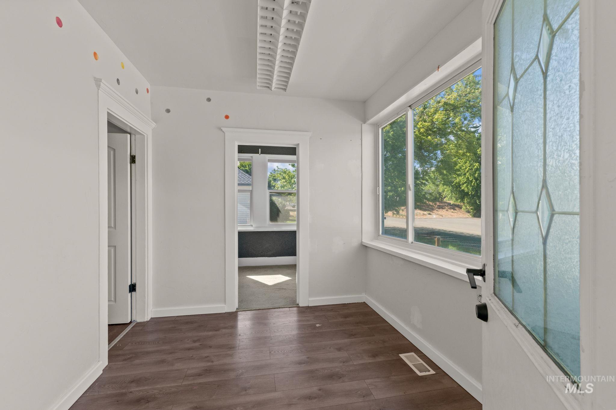311 W D Street, Shoshone, Idaho 83352, 3 Bedrooms, 2 Bathrooms, Residential For Sale, Price $315,000, 98992649