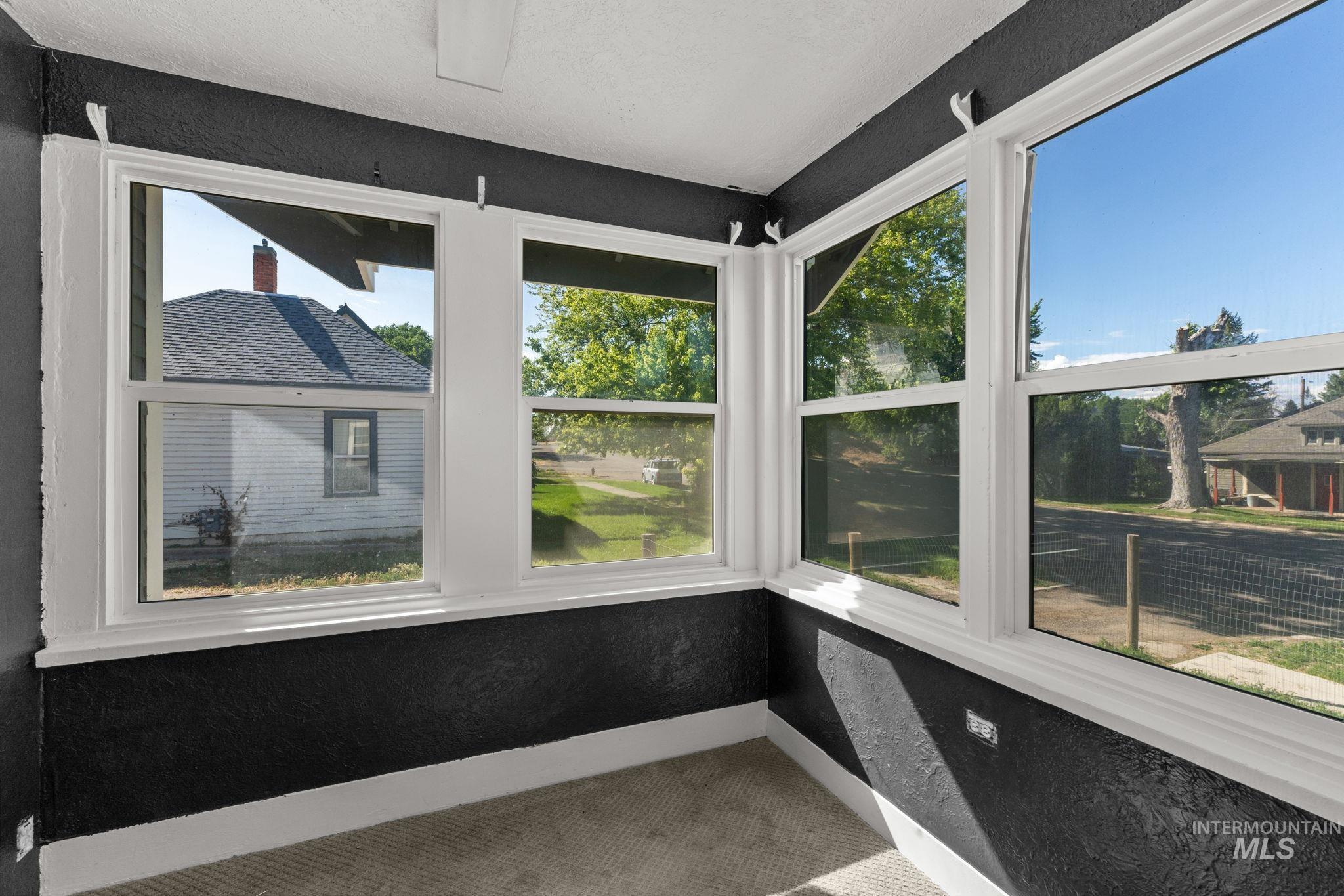 311 W D Street, Shoshone, Idaho 83352, 3 Bedrooms, 2 Bathrooms, Residential For Sale, Price $315,000, 98992649