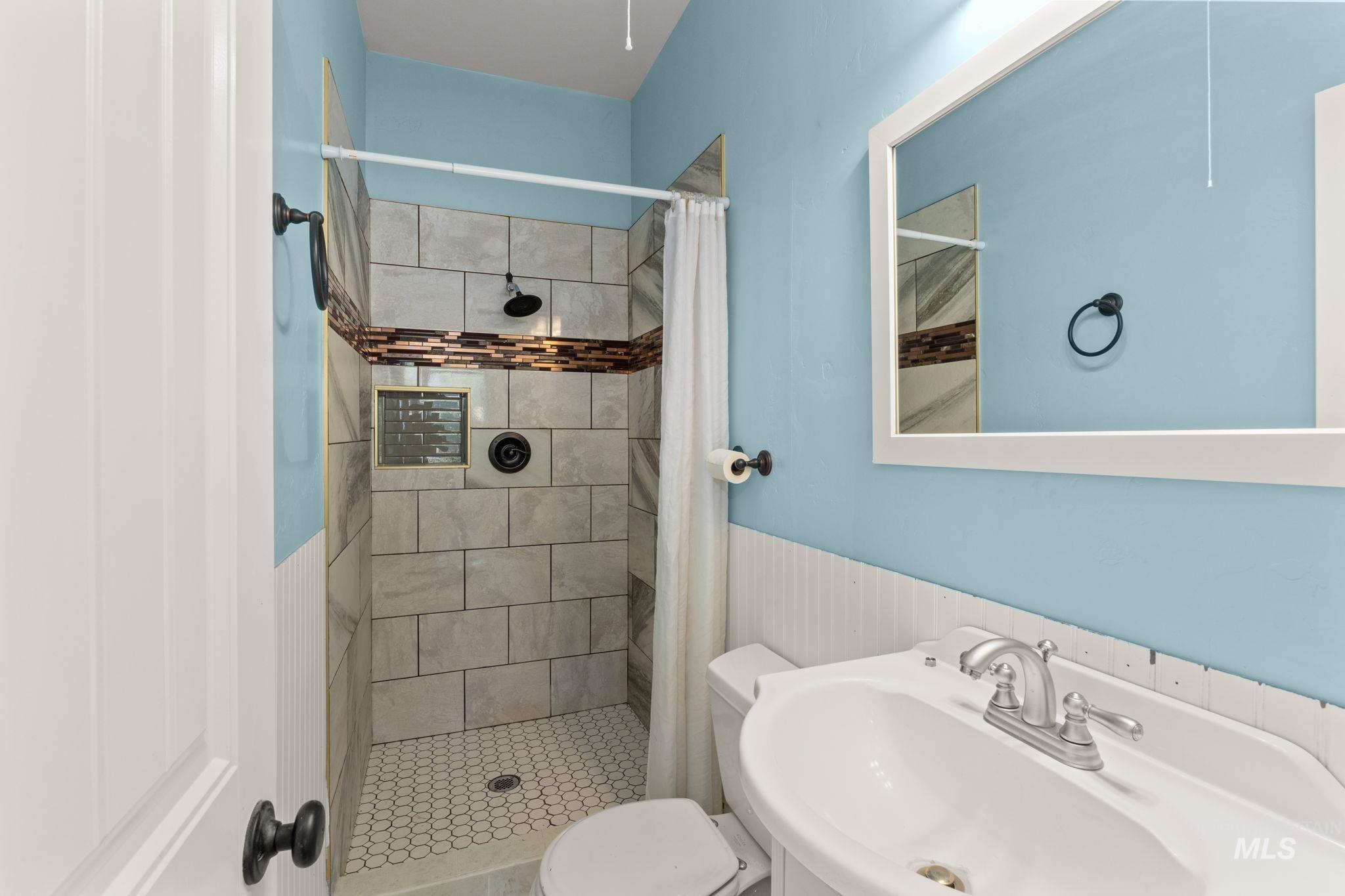 311 W D Street, Shoshone, Idaho 83352, 3 Bedrooms, 2 Bathrooms, Residential For Sale, Price $315,000, 98992649