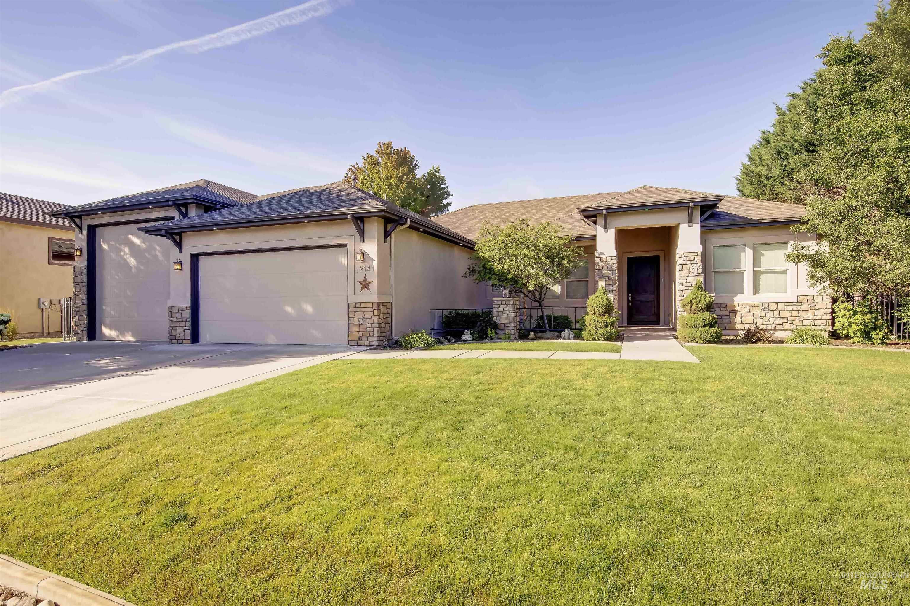 12141 W Pinewood River Ln, Star, Idaho 83669, 3 Bedrooms, 2 Bathrooms, Residential For Sale, Price $792,000, 98992650