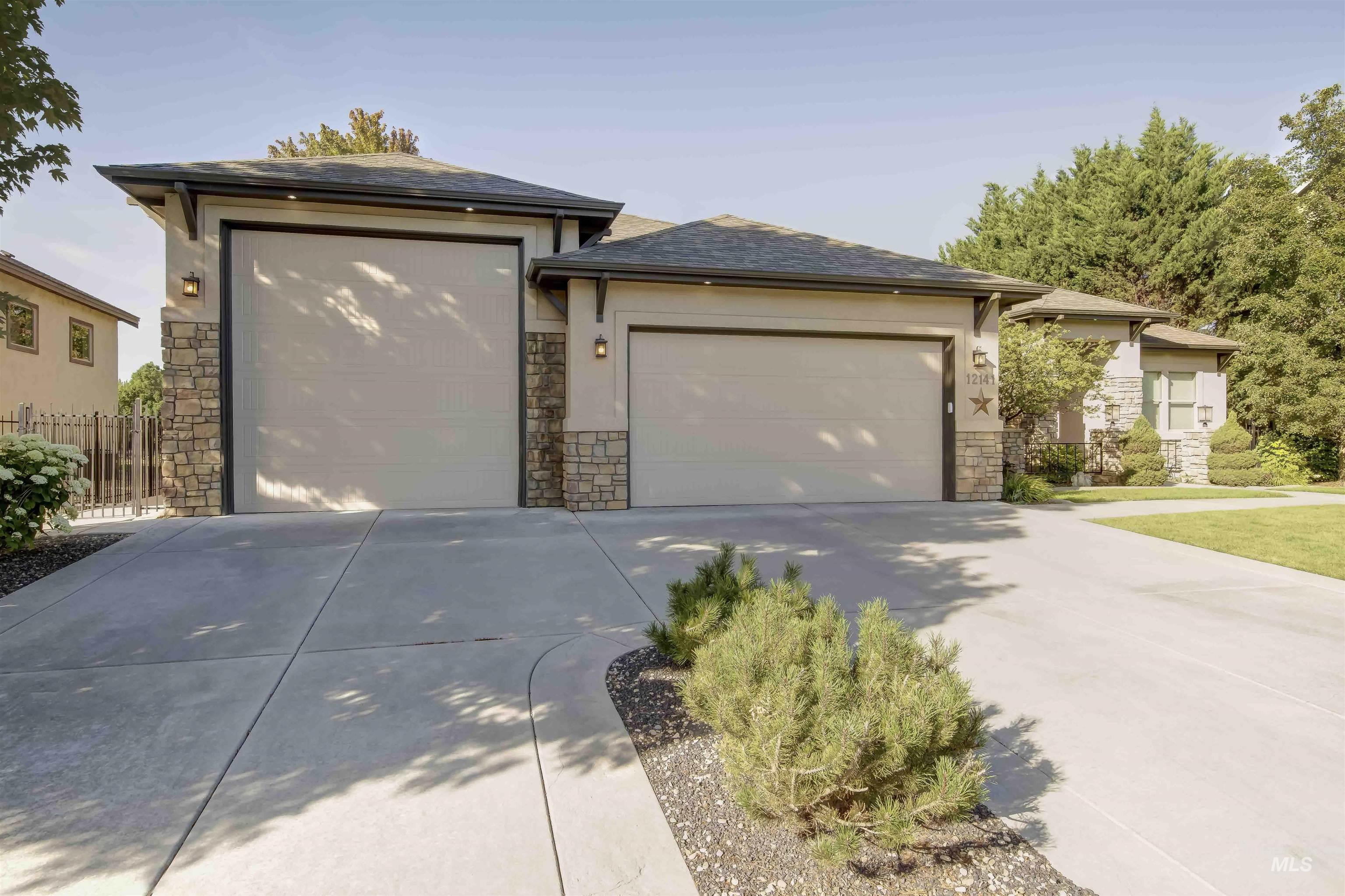 12141 W Pinewood River Ln, Star, Idaho 83669, 3 Bedrooms, 2 Bathrooms, Residential For Sale, Price $792,000, 98992650