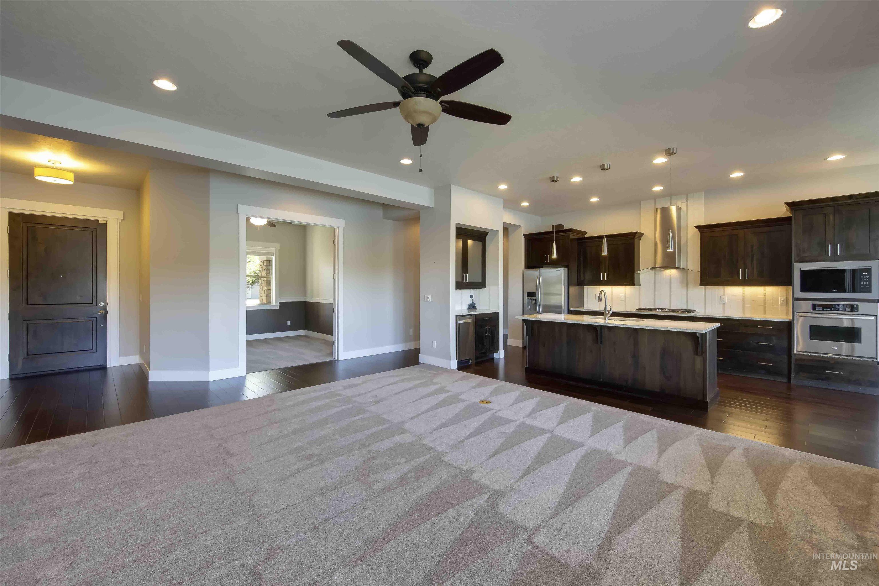 12141 W Pinewood River Ln, Star, Idaho 83669, 3 Bedrooms, 2 Bathrooms, Residential For Sale, Price $792,000, 98992650
