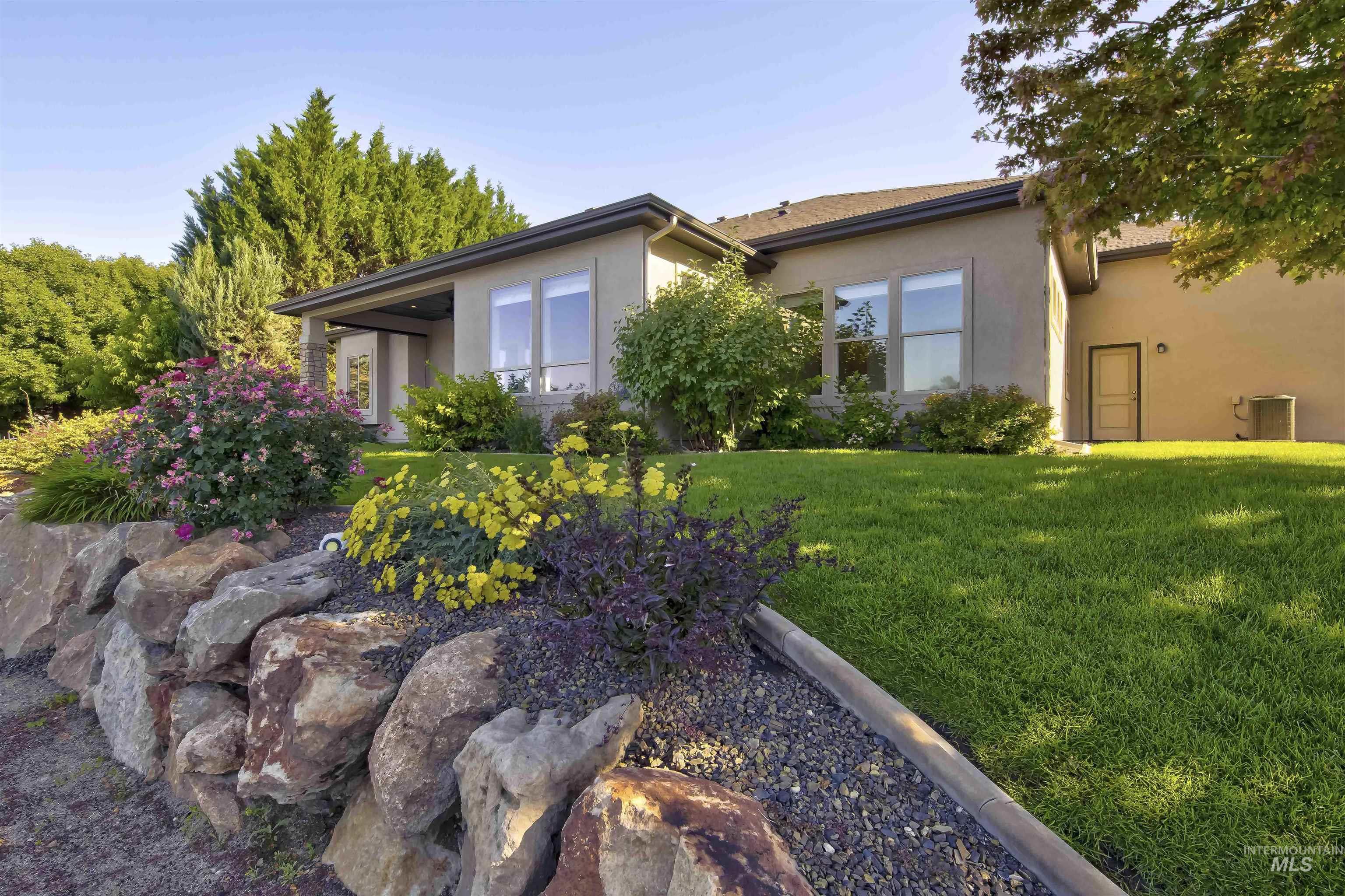 12141 W Pinewood River Ln, Star, Idaho 83669, 3 Bedrooms, 2 Bathrooms, Residential For Sale, Price $792,000, 98992650