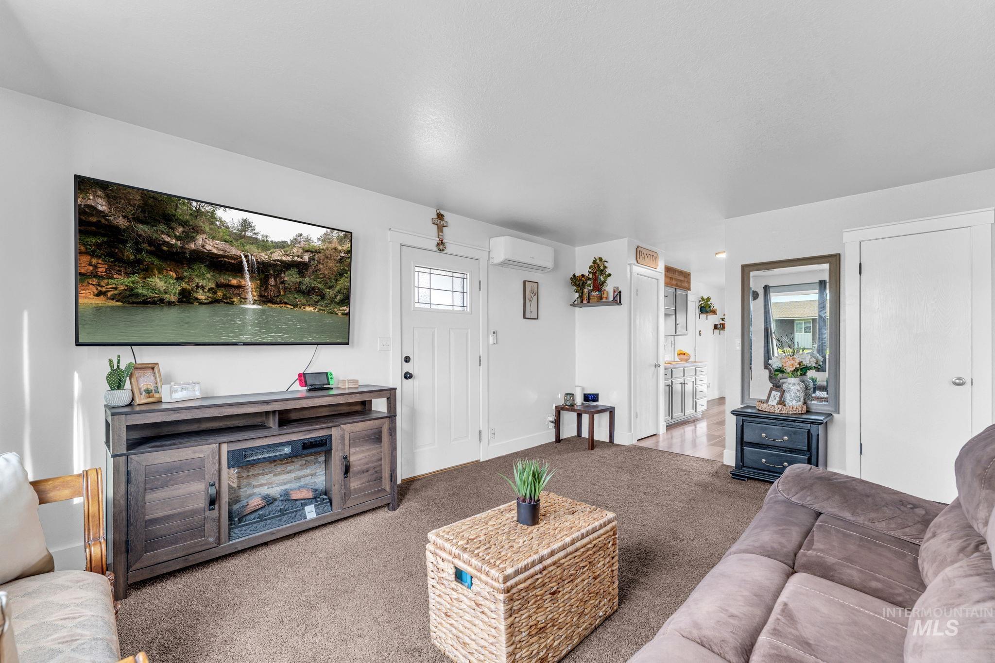 755 E 20th Ave., Jerome, Idaho 83338, 2 Bedrooms, 1 Bathroom, Residential For Sale, Price $250,000, 98992652