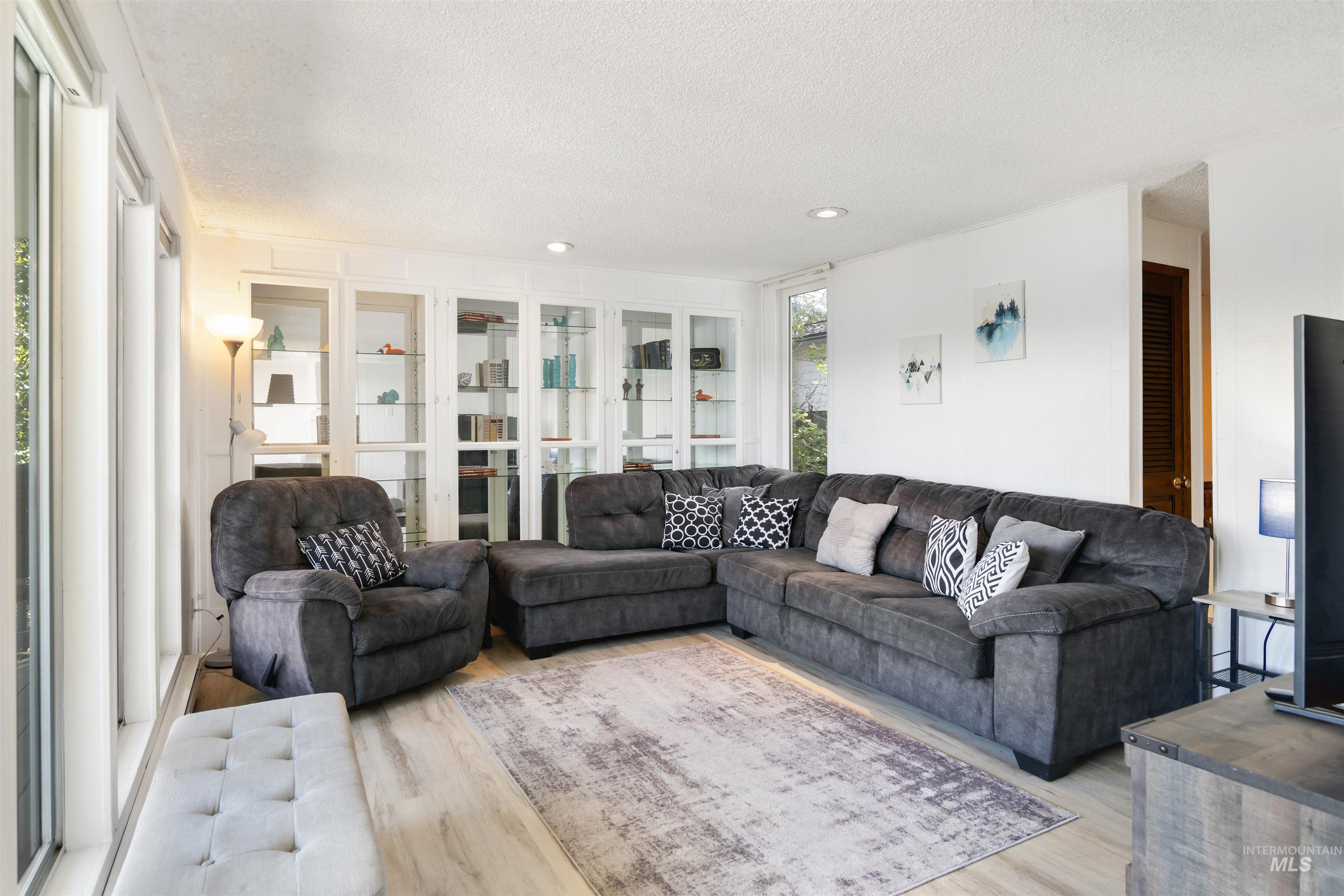 325, 327 W Lake St, McCall, Idaho 83638, 6 Bedrooms, 4 Bathrooms, Residential For Sale, Price $5,750,000, 98992653