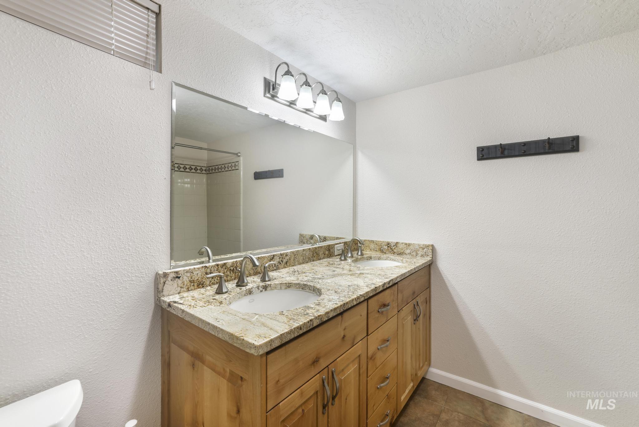 534 16th St, Rupert, Idaho 83350-0000, 5 Bedrooms, 2.5 Bathrooms, Residential For Sale, Price $443,000, 98992654