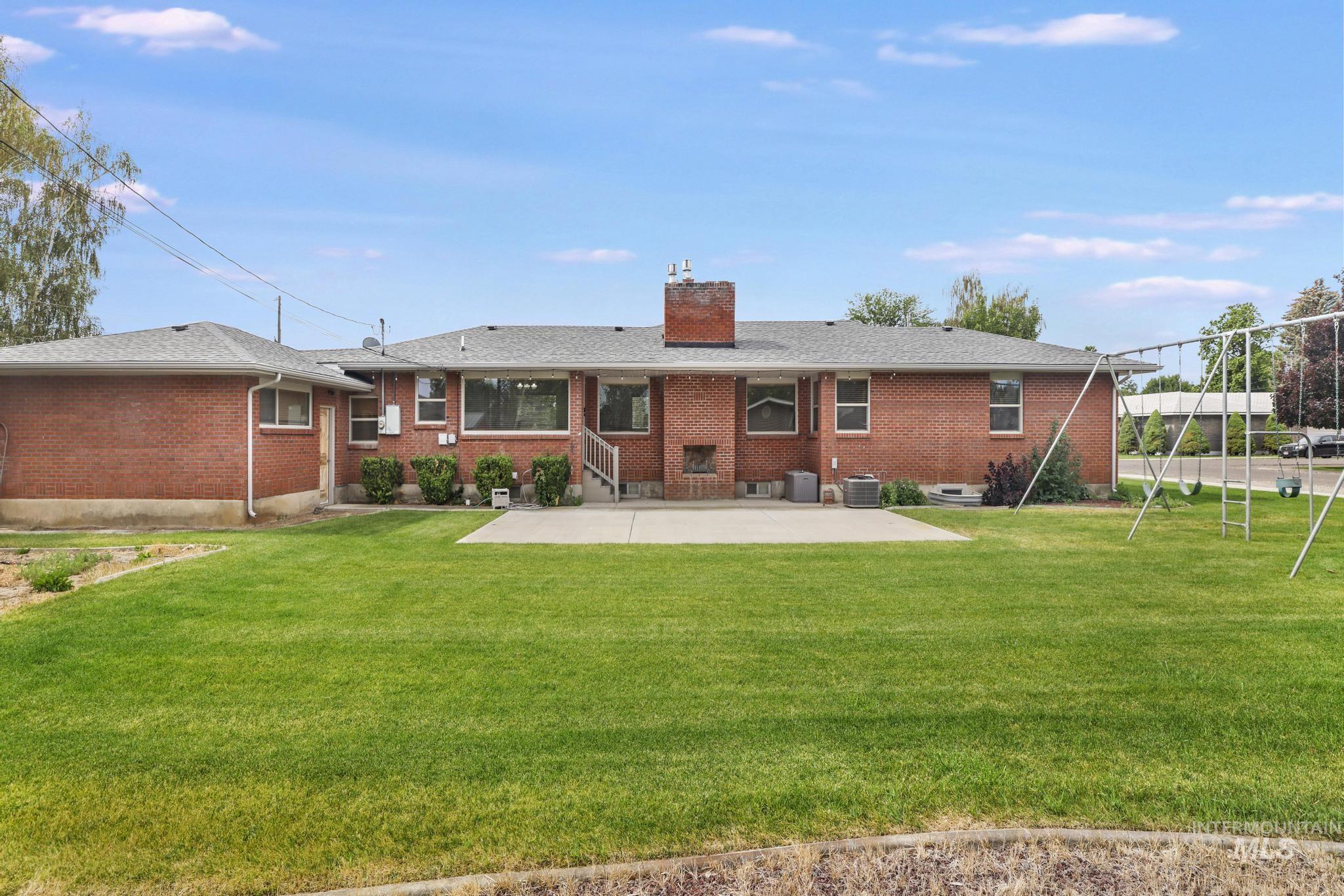 534 16th St, Rupert, Idaho 83350-0000, 5 Bedrooms, 2.5 Bathrooms, Residential For Sale, Price $443,000, 98992654