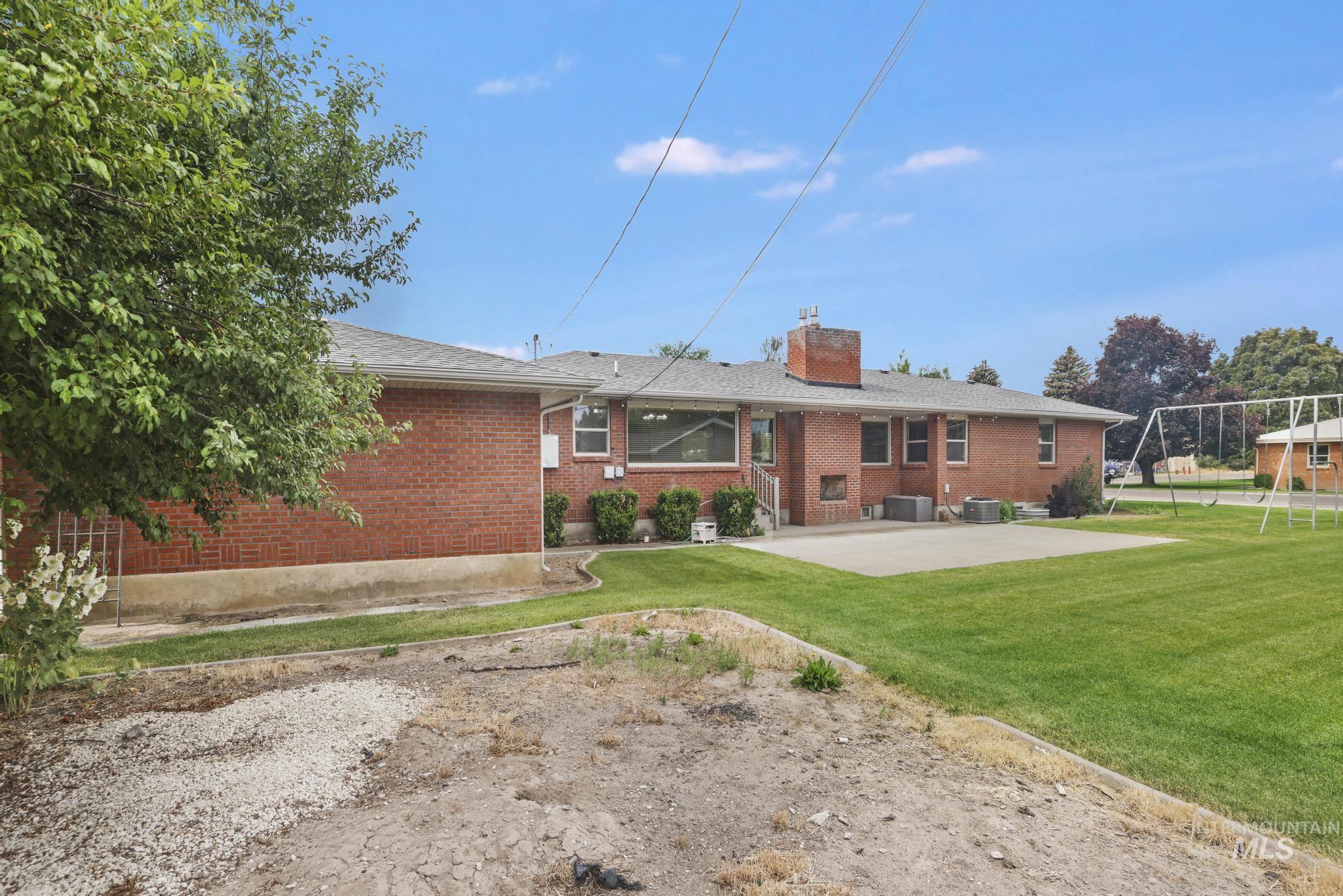 534 16th St, Rupert, Idaho 83350-0000, 5 Bedrooms, 2.5 Bathrooms, Residential For Sale, Price $443,000, 98992654