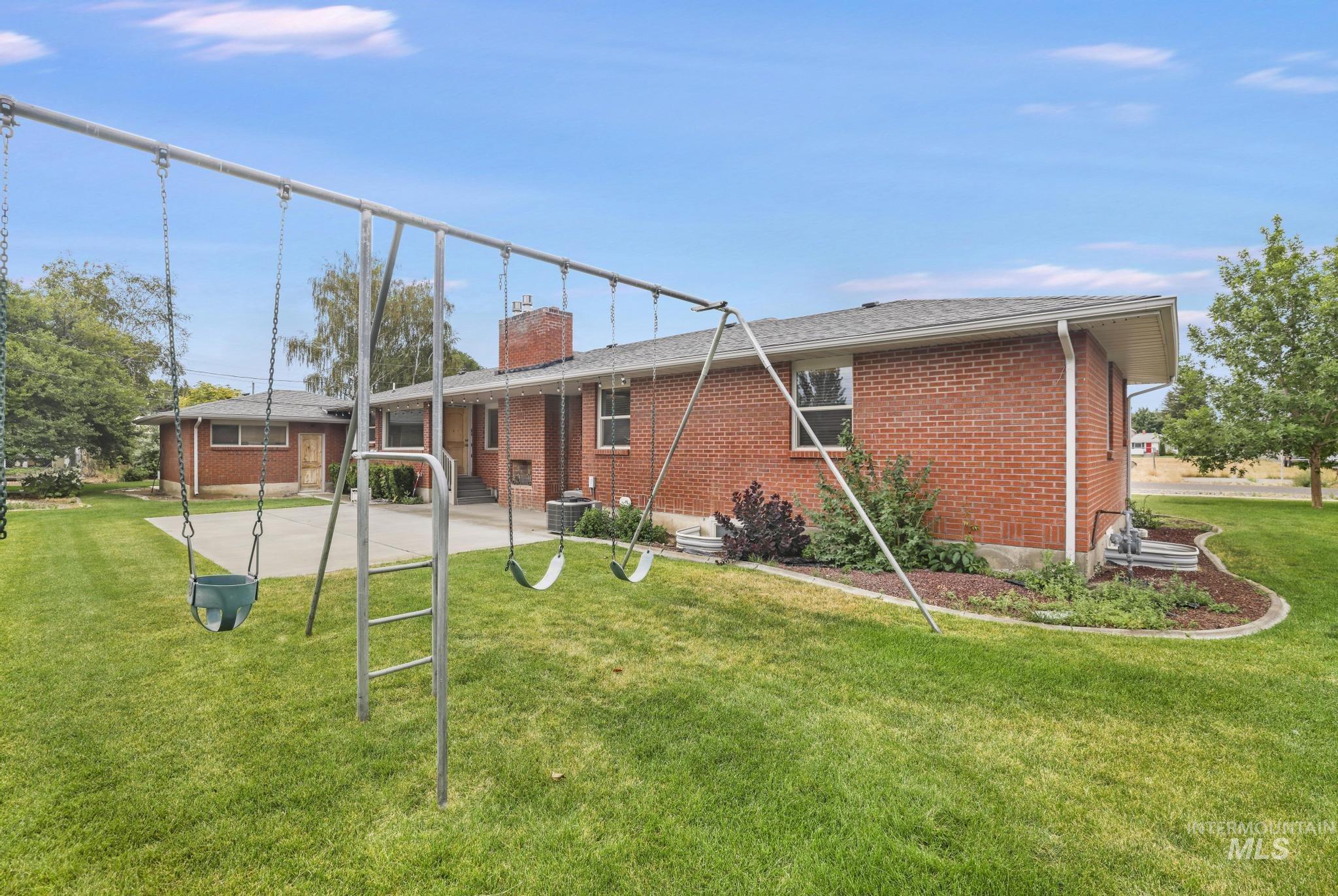 534 16th St, Rupert, Idaho 83350-0000, 5 Bedrooms, 2.5 Bathrooms, Residential For Sale, Price $443,000, 98992654