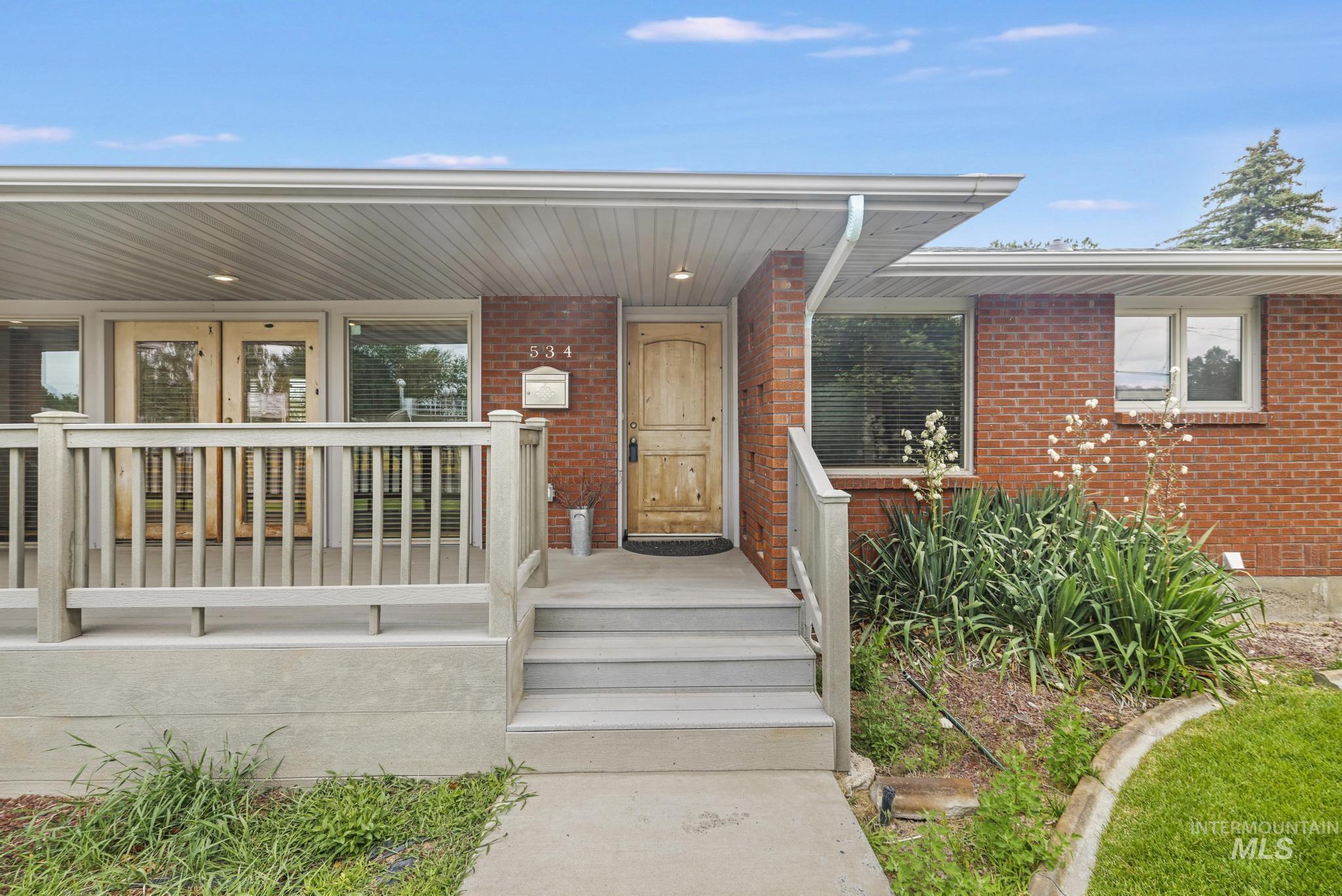 534 16th St, Rupert, Idaho 83350-0000, 5 Bedrooms, 2.5 Bathrooms, Residential For Sale, Price $443,000, 98992654