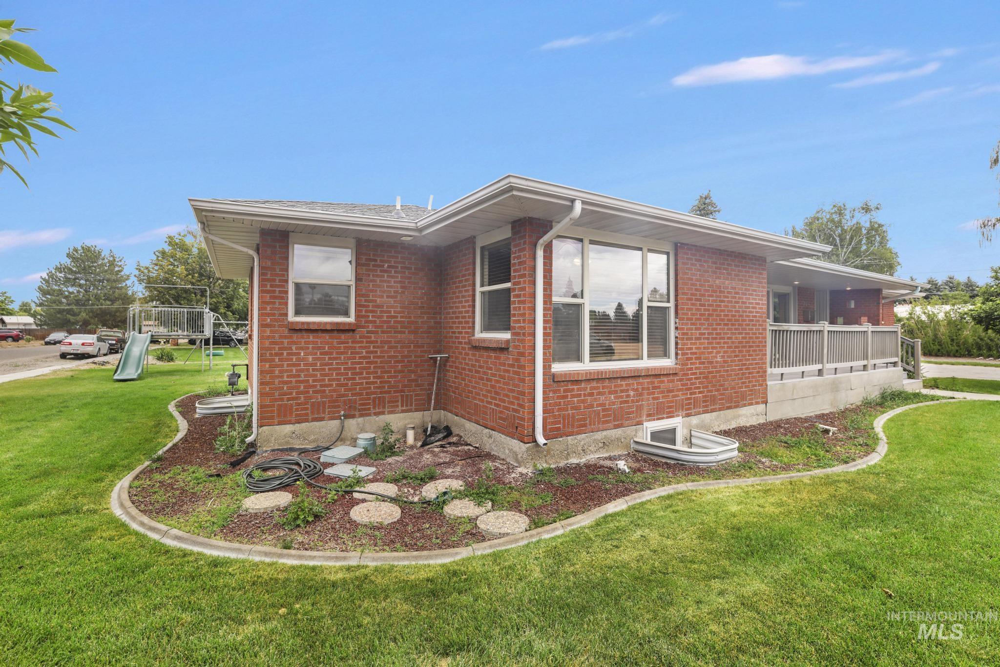 534 16th St, Rupert, Idaho 83350-0000, 5 Bedrooms, 2.5 Bathrooms, Residential For Sale, Price $443,000, 98992654