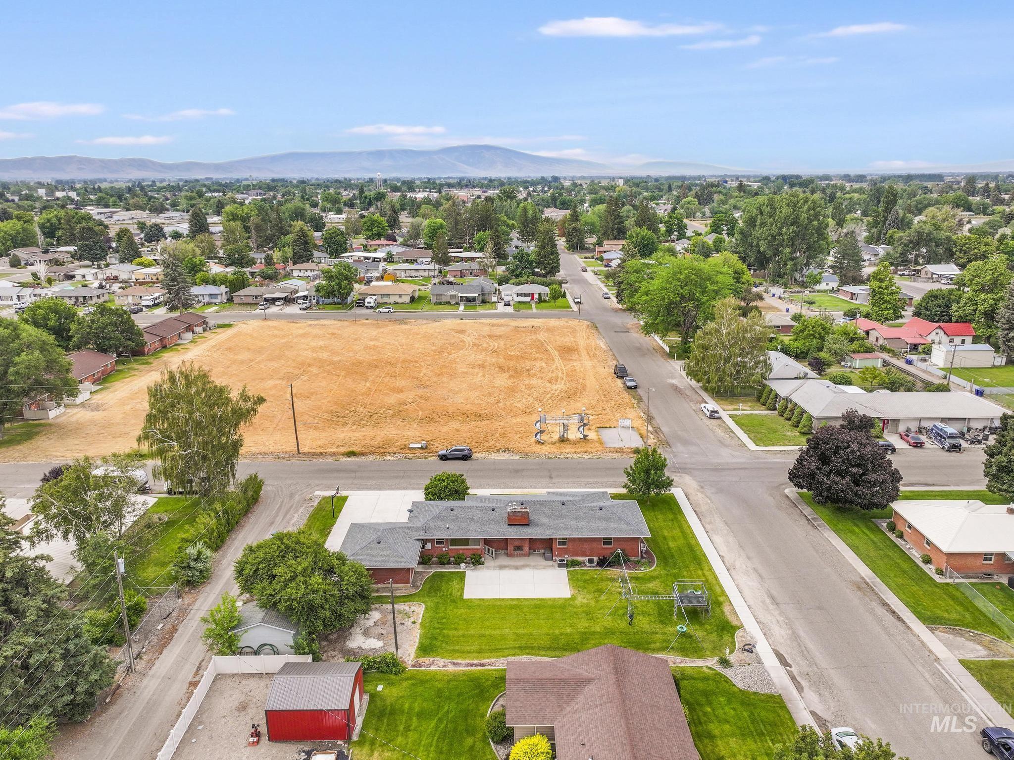 534 16th St, Rupert, Idaho 83350-0000, 5 Bedrooms, 2.5 Bathrooms, Residential For Sale, Price $443,000, 98992654