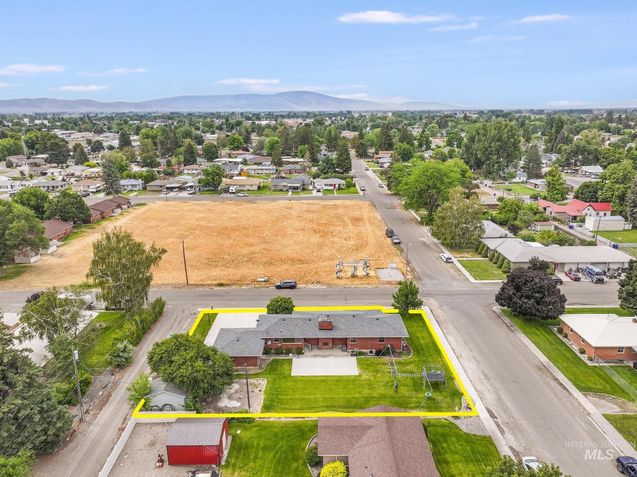 534 16th St, Rupert, Idaho 83350-0000, 5 Bedrooms, 2.5 Bathrooms, Residential For Sale, Price $443,000, 98992654