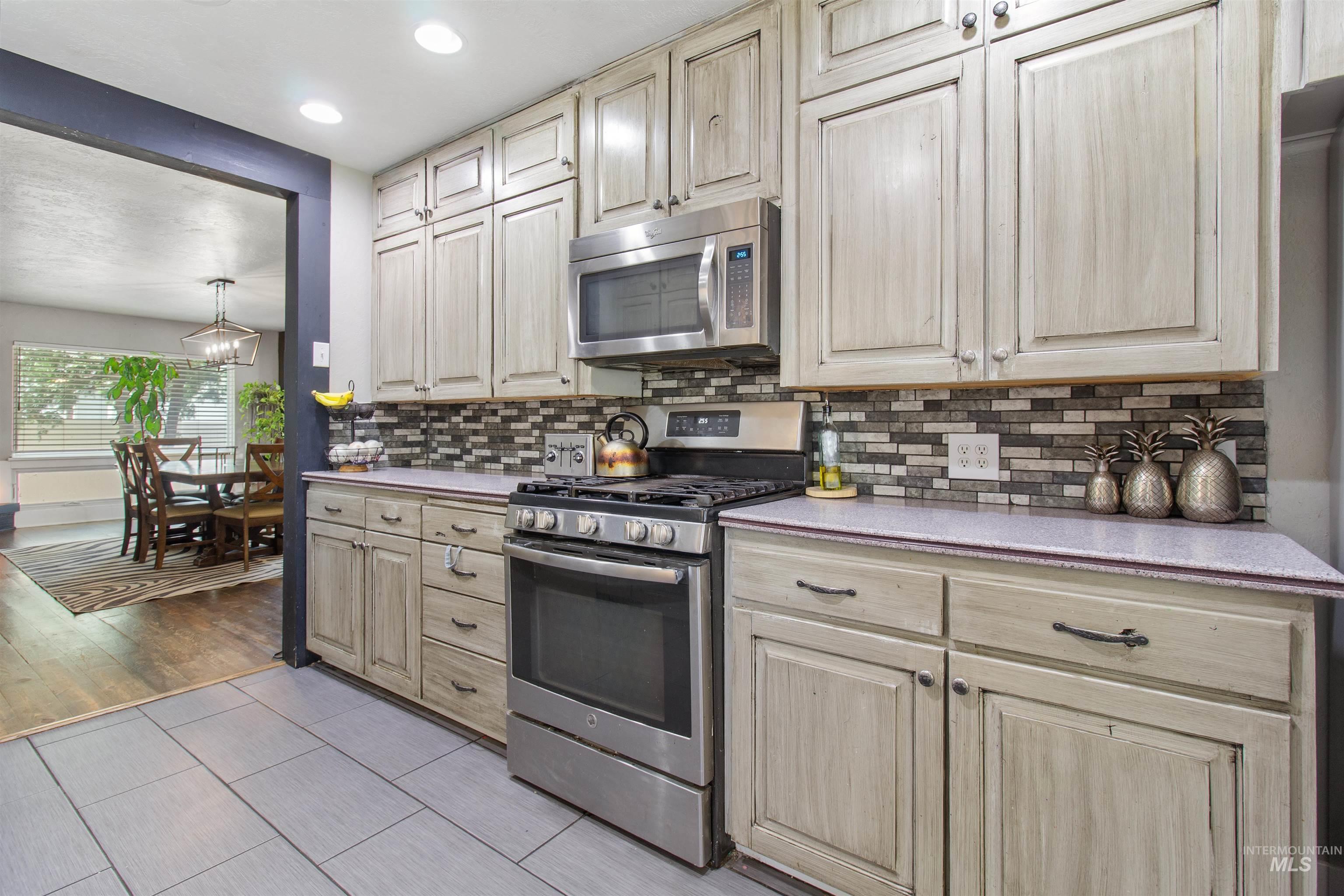 1968 Falls Ave E, Twin Falls, Idaho 83301, 5 Bedrooms, 2.5 Bathrooms, Residential For Sale, Price $499,000, 98992655