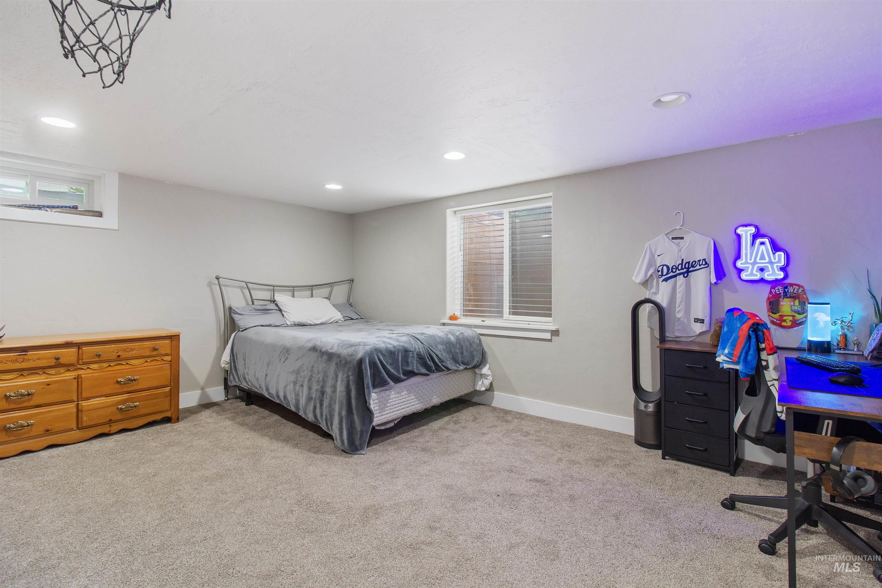 1968 Falls Ave E, Twin Falls, Idaho 83301, 5 Bedrooms, 2.5 Bathrooms, Residential For Sale, Price $499,000, 98992655