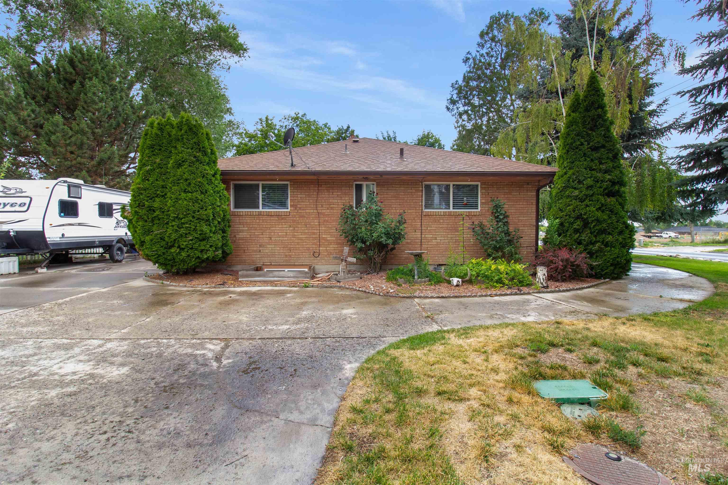 1968 Falls Ave E, Twin Falls, Idaho 83301, 5 Bedrooms, 2.5 Bathrooms, Residential For Sale, Price $499,000, 98992655