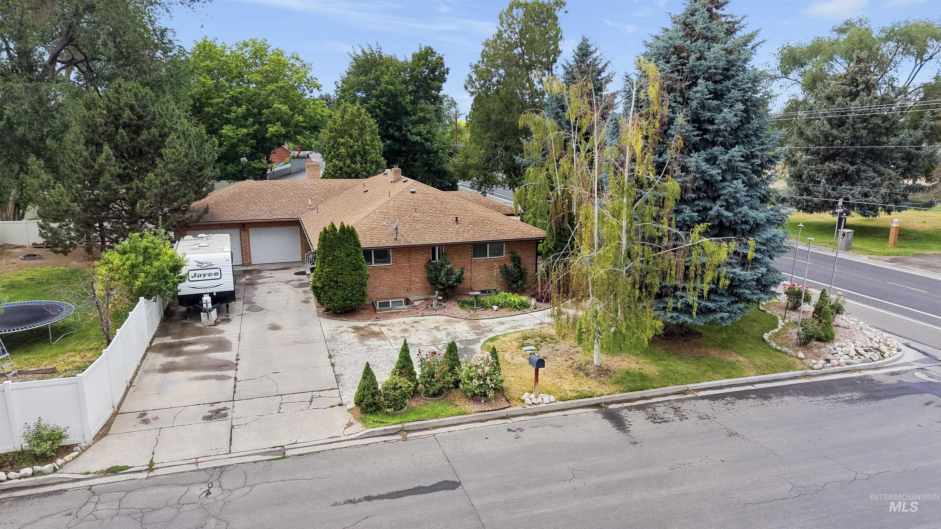 1968 Falls Ave E, Twin Falls, Idaho 83301, 5 Bedrooms, 2.5 Bathrooms, Residential For Sale, Price $499,000, 98992655