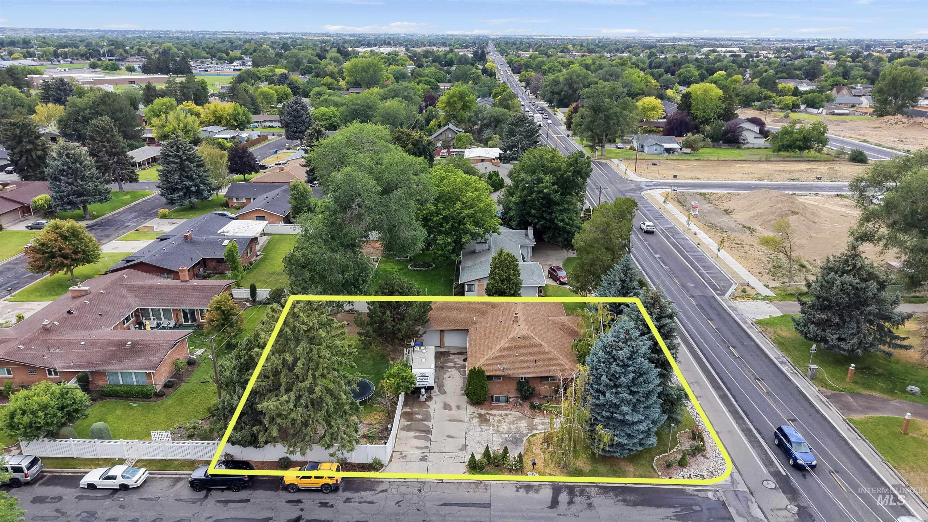 1968 Falls Ave E, Twin Falls, Idaho 83301, 5 Bedrooms, 2.5 Bathrooms, Residential For Sale, Price $499,000, 98992655
