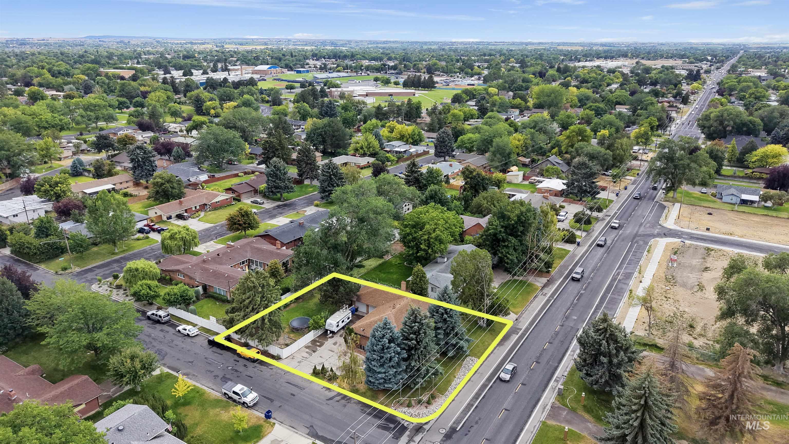 1968 Falls Ave E, Twin Falls, Idaho 83301, 5 Bedrooms, 2.5 Bathrooms, Residential For Sale, Price $499,000, 98992655