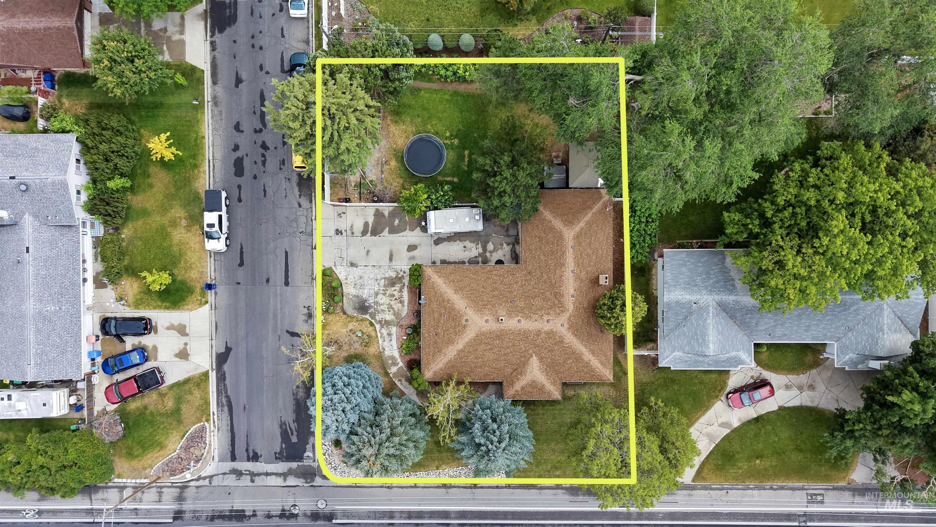 1968 Falls Ave E, Twin Falls, Idaho 83301, 5 Bedrooms, 2.5 Bathrooms, Residential For Sale, Price $499,000, 98992655