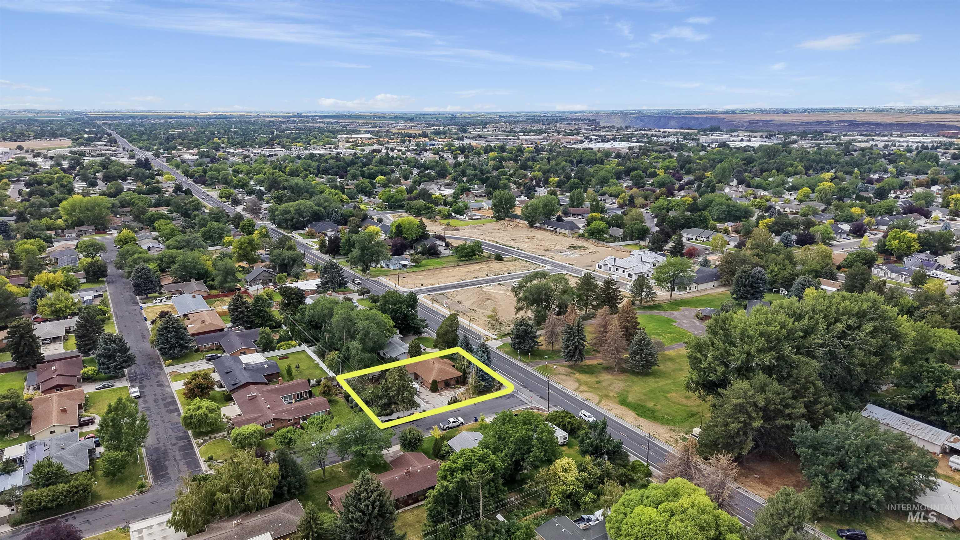 1968 Falls Ave E, Twin Falls, Idaho 83301, 5 Bedrooms, 2.5 Bathrooms, Residential For Sale, Price $499,000, 98992655