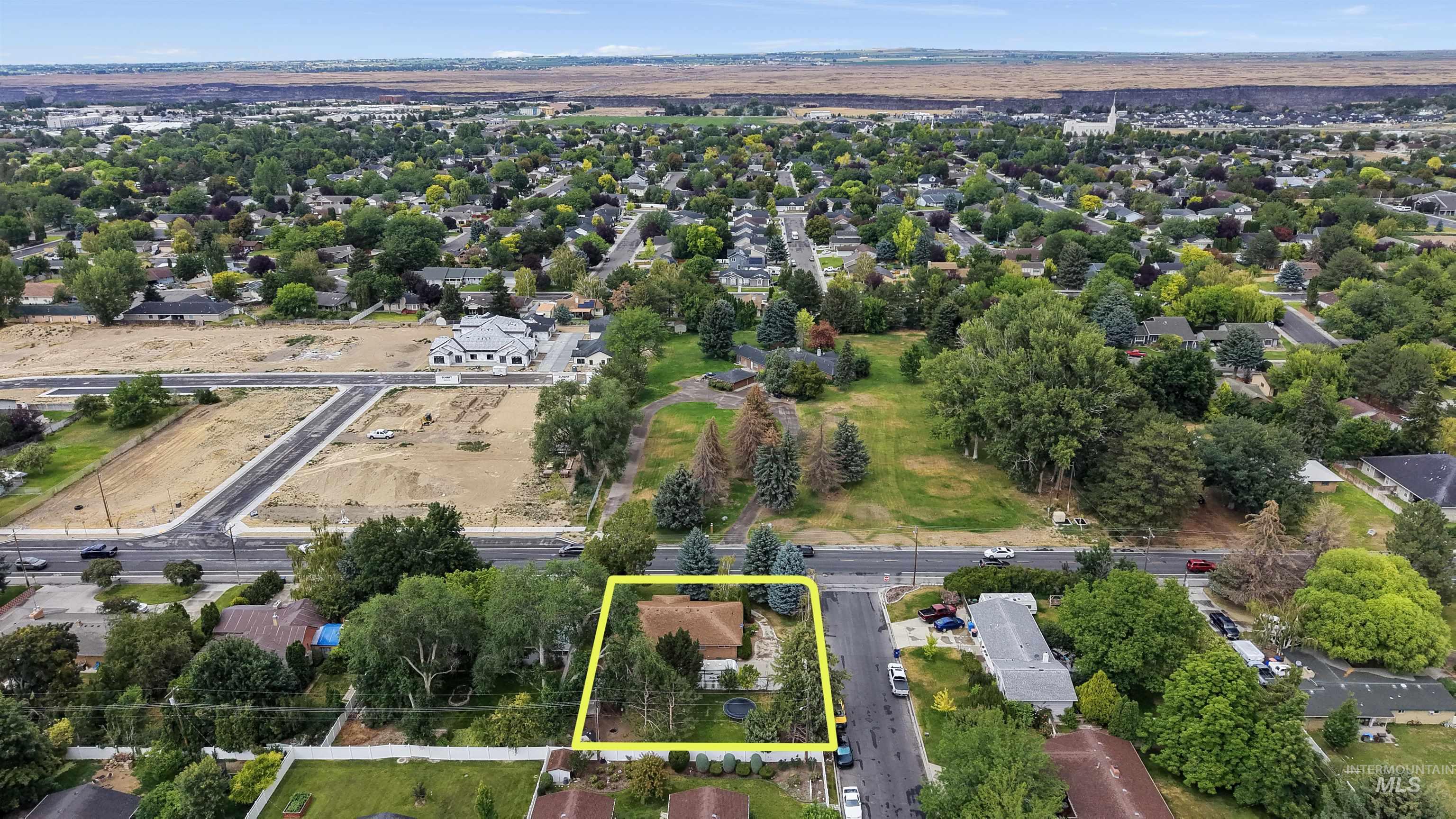 1968 Falls Ave E, Twin Falls, Idaho 83301, 5 Bedrooms, 2.5 Bathrooms, Residential For Sale, Price $499,000, 98992655