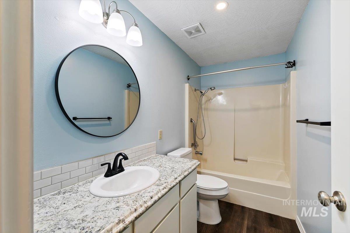 2015 Meadow Ave., Caldwell, Idaho 83605, 2 Bedrooms, 1 Bathroom, Residential For Sale, Price $315,000, 98992660
