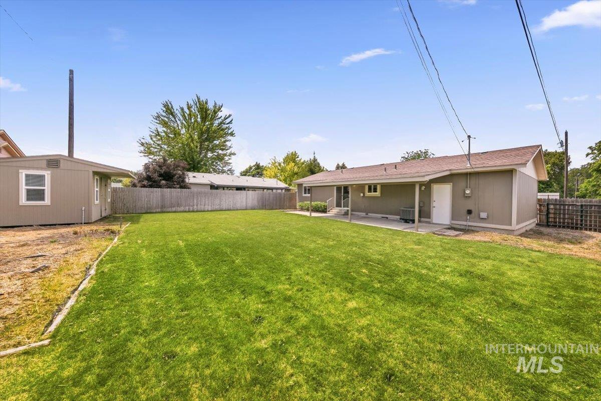 2015 Meadow Ave., Caldwell, Idaho 83605, 2 Bedrooms, 1 Bathroom, Residential For Sale, Price $315,000, 98992660