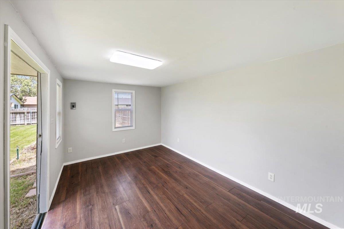 2015 Meadow Ave., Caldwell, Idaho 83605, 2 Bedrooms, 1 Bathroom, Residential For Sale, Price $315,000, 98992660