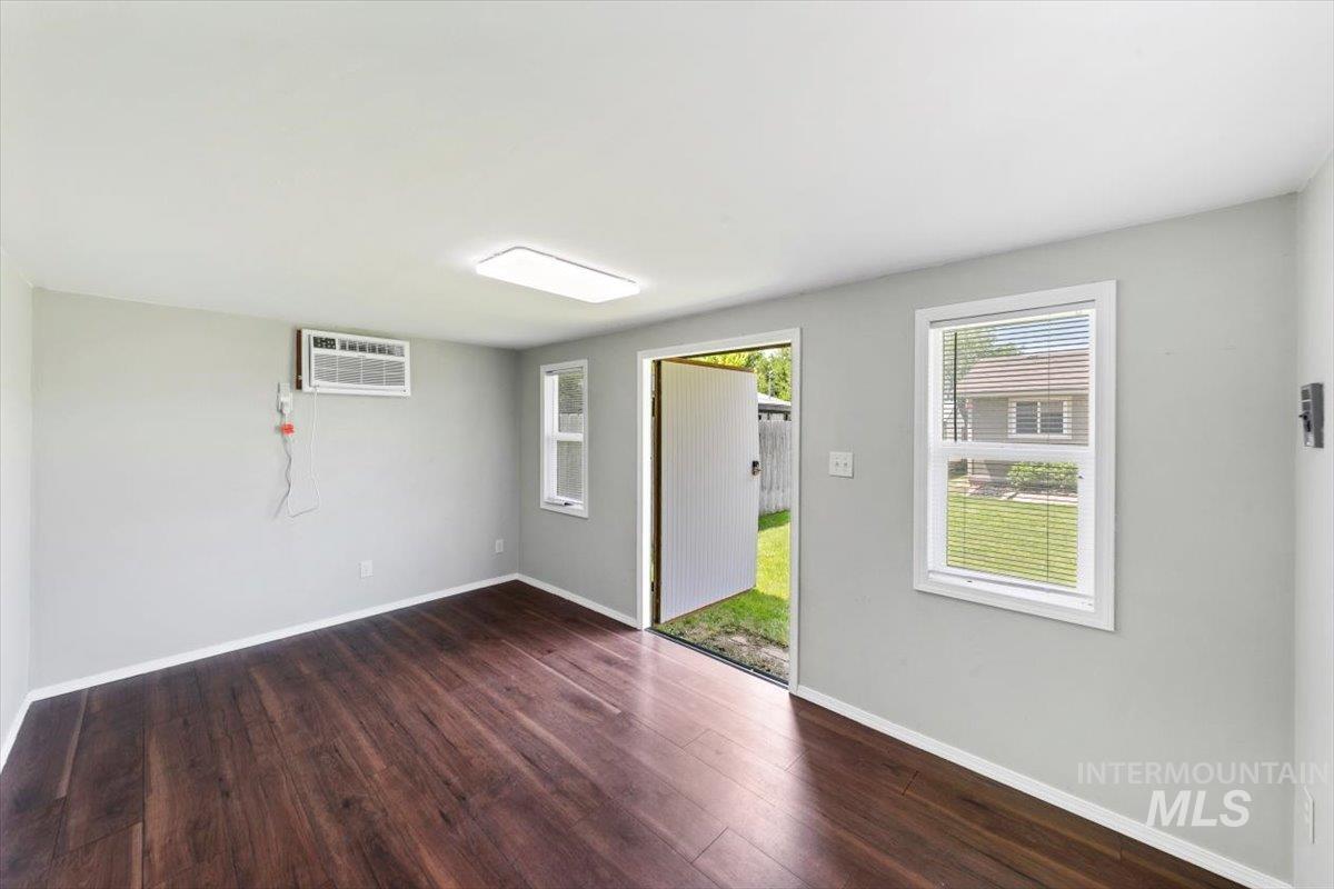 2015 Meadow Ave., Caldwell, Idaho 83605, 2 Bedrooms, 1 Bathroom, Residential For Sale, Price $315,000, 98992660