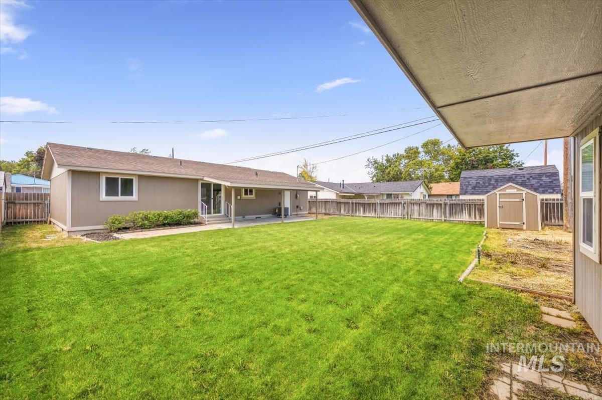 2015 Meadow Ave., Caldwell, Idaho 83605, 2 Bedrooms, 1 Bathroom, Residential For Sale, Price $315,000, 98992660