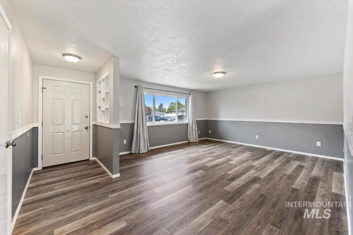 2015 Meadow Ave., Caldwell, Idaho 83605, 2 Bedrooms, 1 Bathroom, Residential For Sale, Price $315,000, 98992660