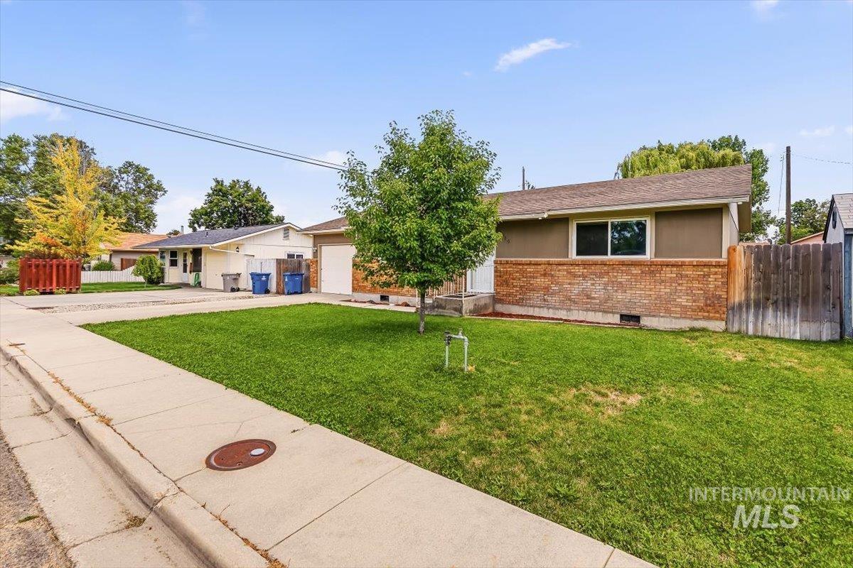 2015 Meadow Ave., Caldwell, Idaho 83605, 2 Bedrooms, 1 Bathroom, Residential For Sale, Price $315,000, 98992660